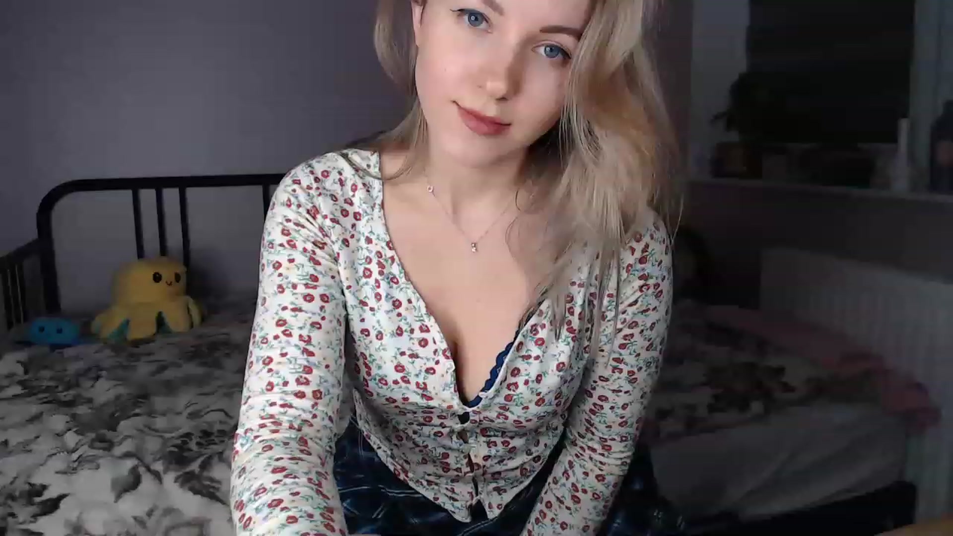 Gallery image thumbnail from Li_lit's myfreecams stream on, 11/18/2022, 16:31 image 4 of 20