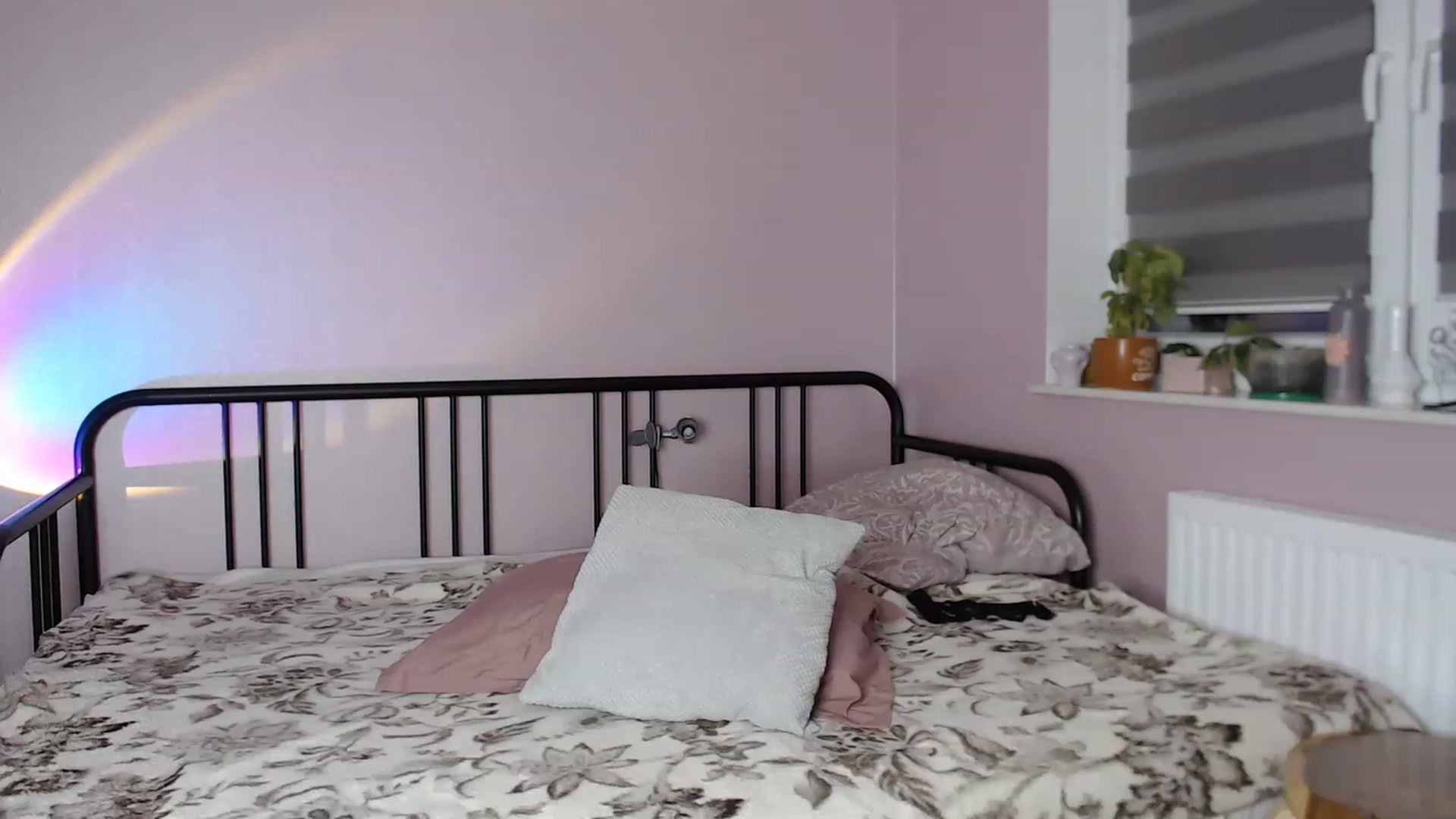 Gallery image thumbnail from Li_lit's myfreecams stream on, 11/28/2022, 24:04 image 4 of 20
