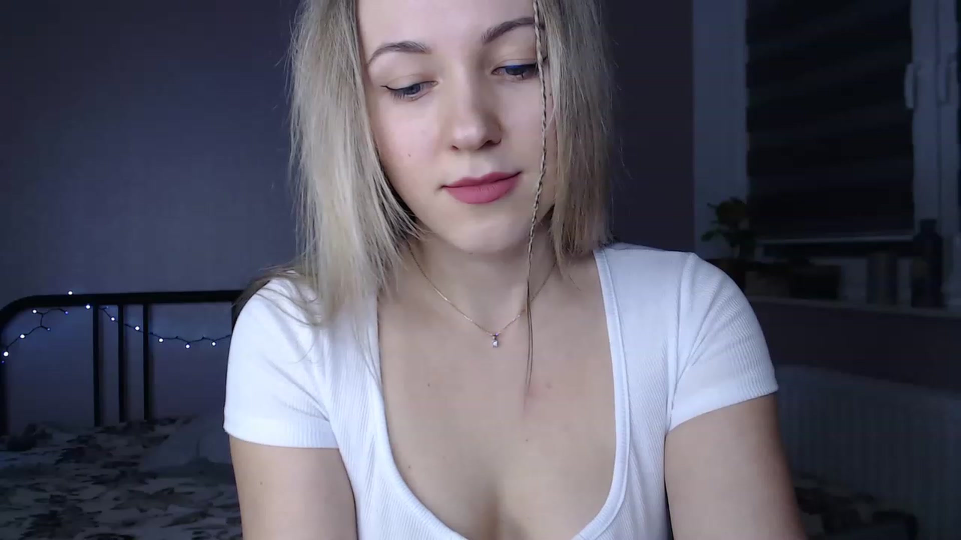 Gallery image thumbnail from Li_lit's myfreecams stream on, 12/03/2022, 22:49 image 18 of 20