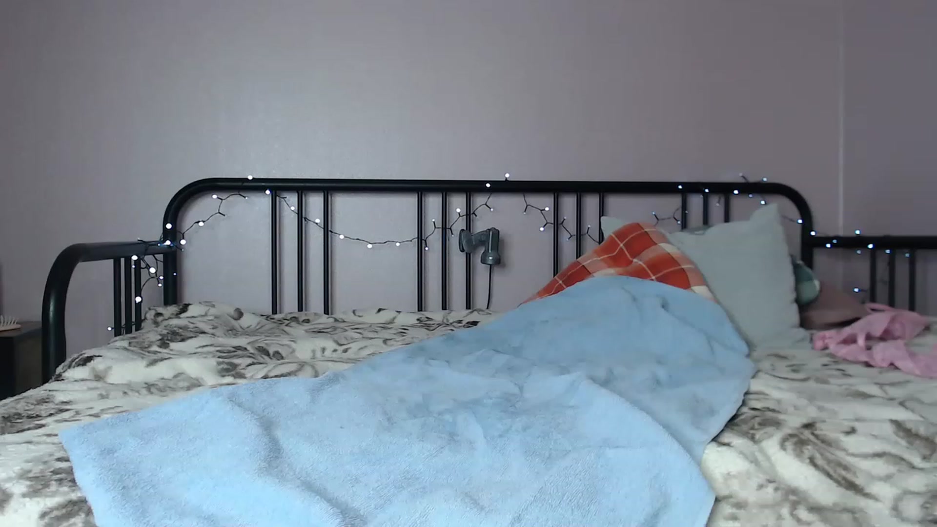 Gallery image thumbnail from Li_lit's myfreecams stream on, 12/05/2022, 24:12 image 8 of 20