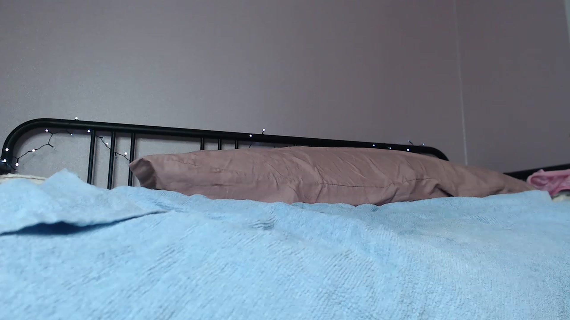 Gallery image thumbnail from Li_lit's myfreecams stream on, 12/05/2022, 24:37 image 4 of 20