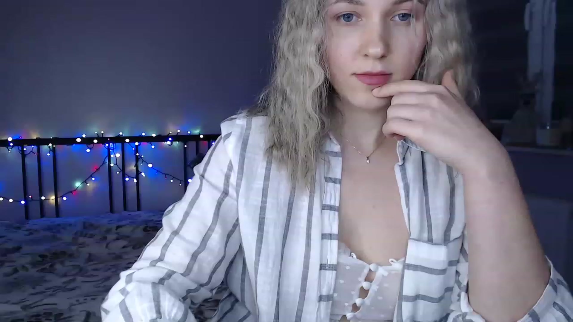 Gallery image thumbnail from Li_lit's myfreecams stream on, 12/12/2022, 01:16 image 6 of 20