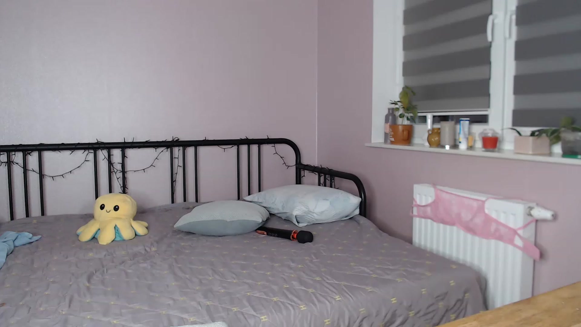 Gallery image thumbnail from Li_lit's myfreecams stream on, 01/28/2023, 01:48 image 18 of 20