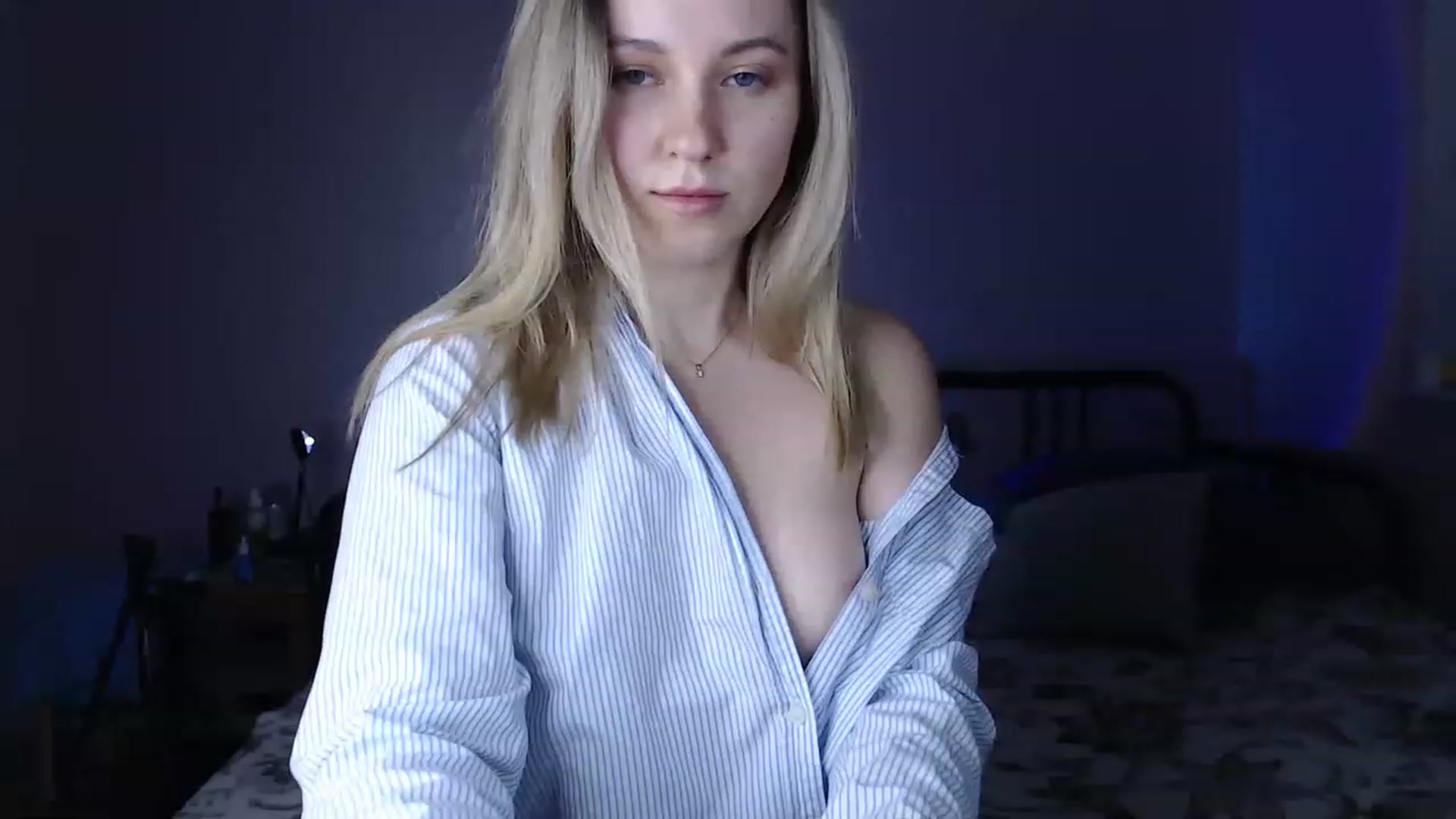 Gallery image thumbnail from Li_lit's myfreecams stream on, 02/27/2023, 24:21 image 4 of 20