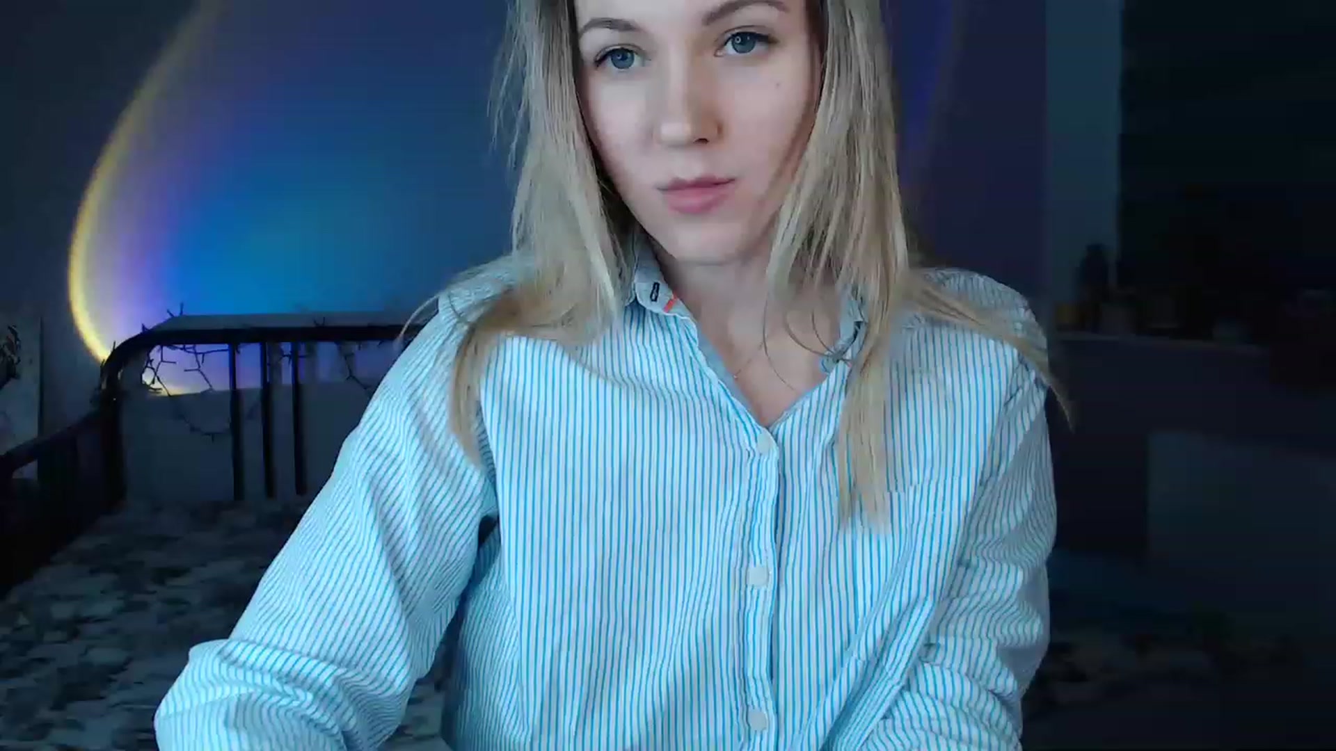 Gallery image thumbnail from Li_lit's myfreecams stream on, 03/16/2023, 23:21 image 2 of 20