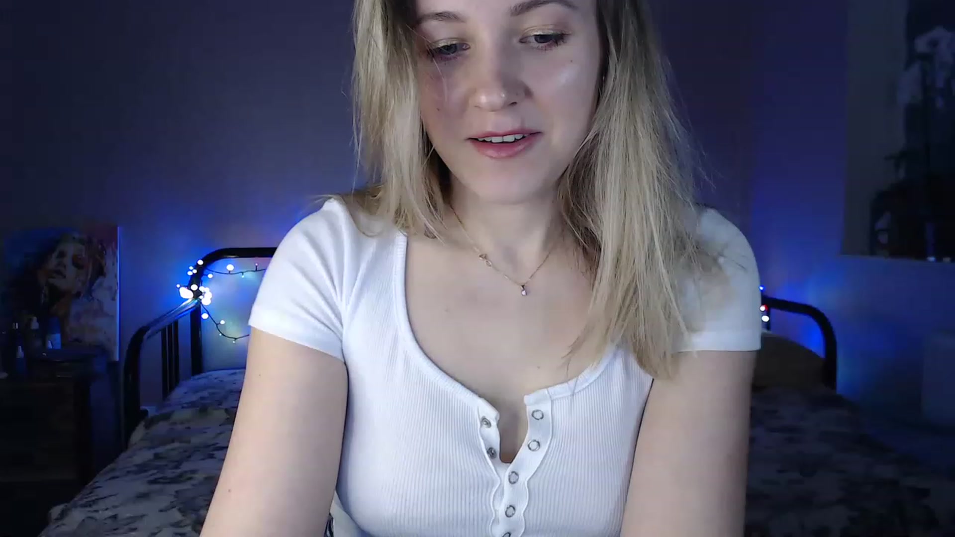 Gallery image thumbnail from Li_lit's myfreecams stream on, 05/02/2023, 22:35 image 16 of 20