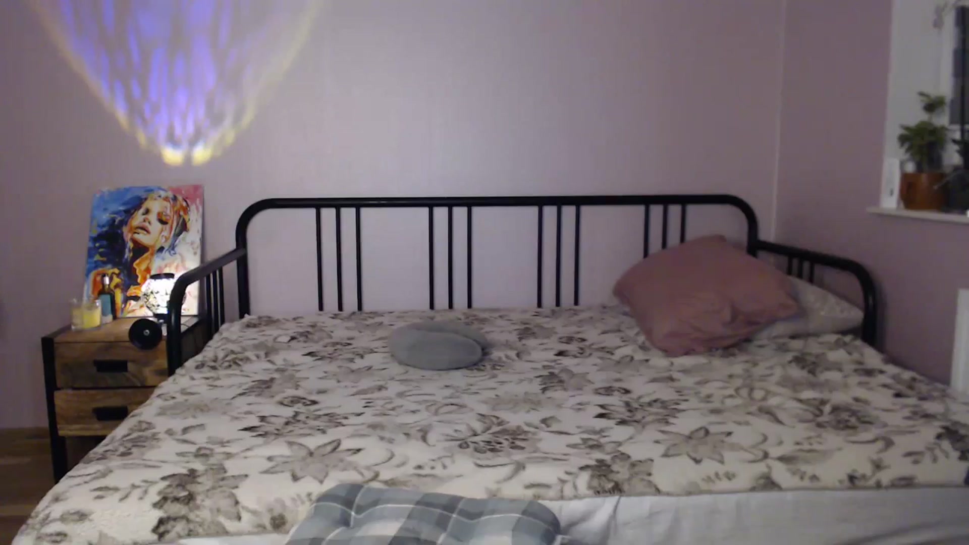 Gallery image thumbnail from Li_lit's myfreecams stream on, 08/21/2023, 22:02 image 4 of 20