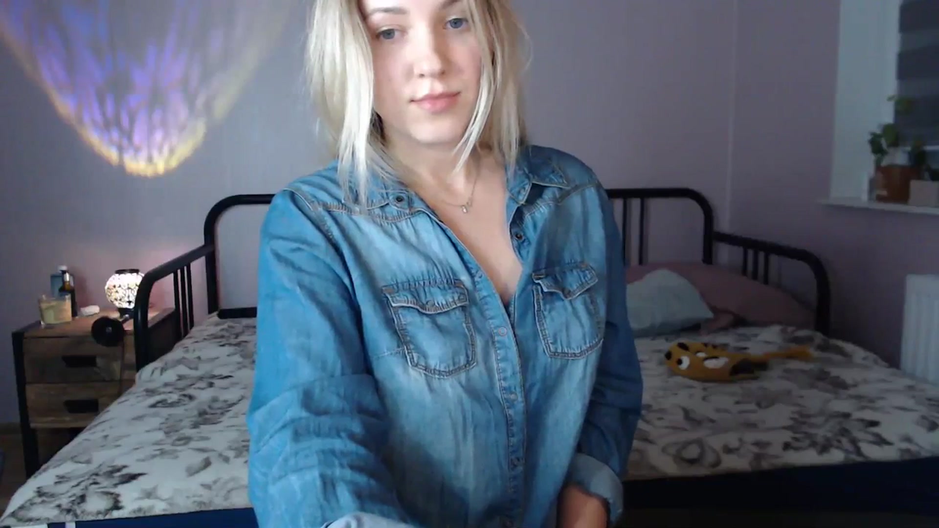 Gallery image thumbnail from Li_lit's myfreecams stream on, 11/22/2023, 24:48 image 5 of 20