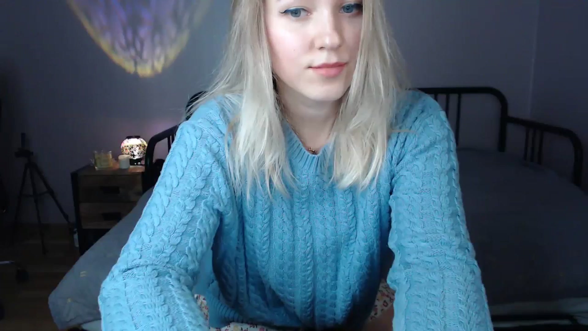 Gallery image thumbnail from Li_lit's myfreecams stream on, 12/02/2023, 01:34 image 12 of 20