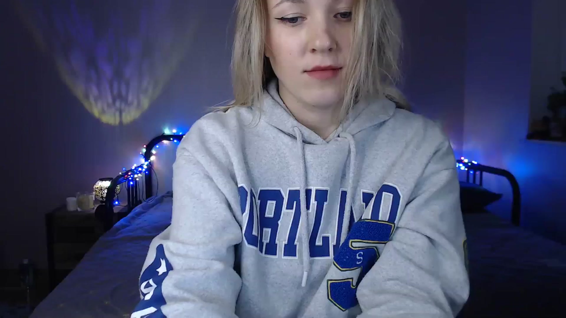 Gallery image thumbnail from Li_lit's myfreecams stream on, 12/08/2023, 24:25 image 10 of 20