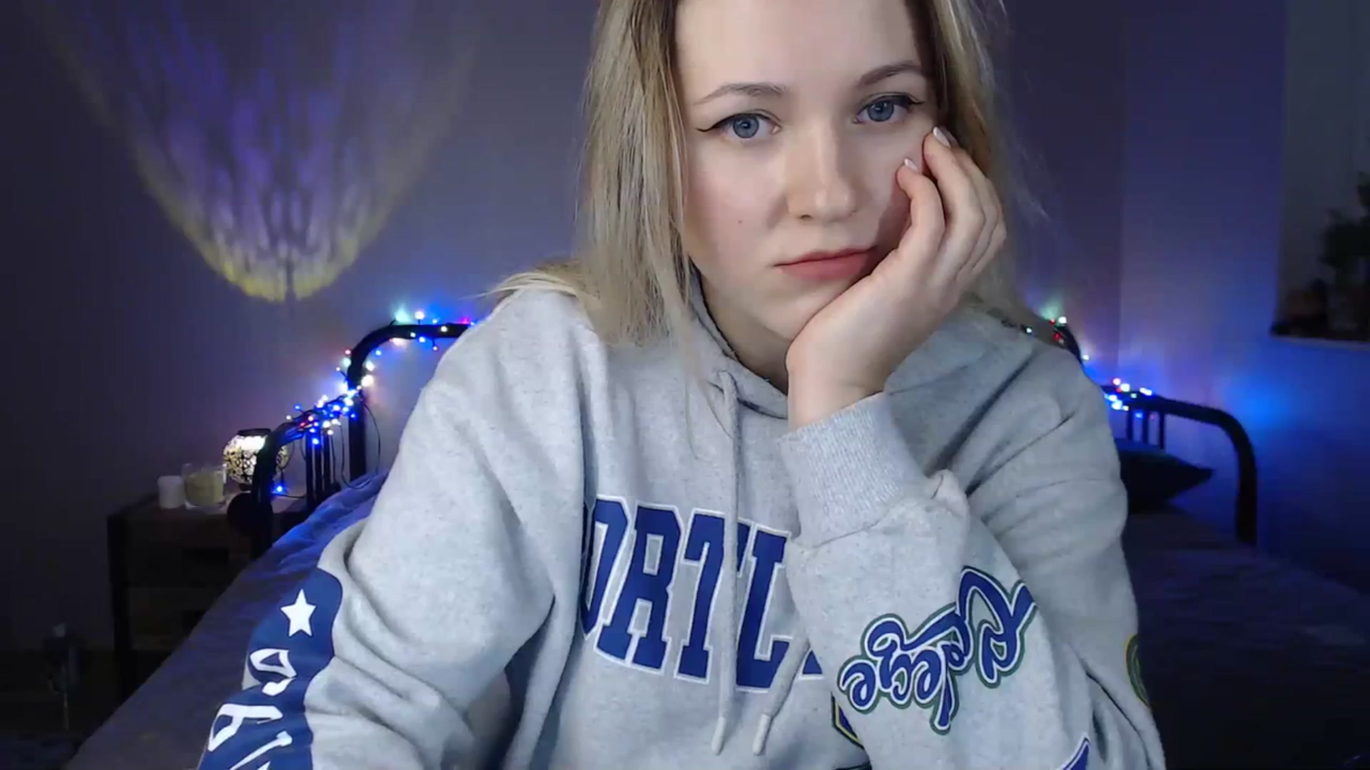 Gallery image thumbnail from Li_lit's myfreecams stream on, 12/08/2023, 24:25 image 13 of 20