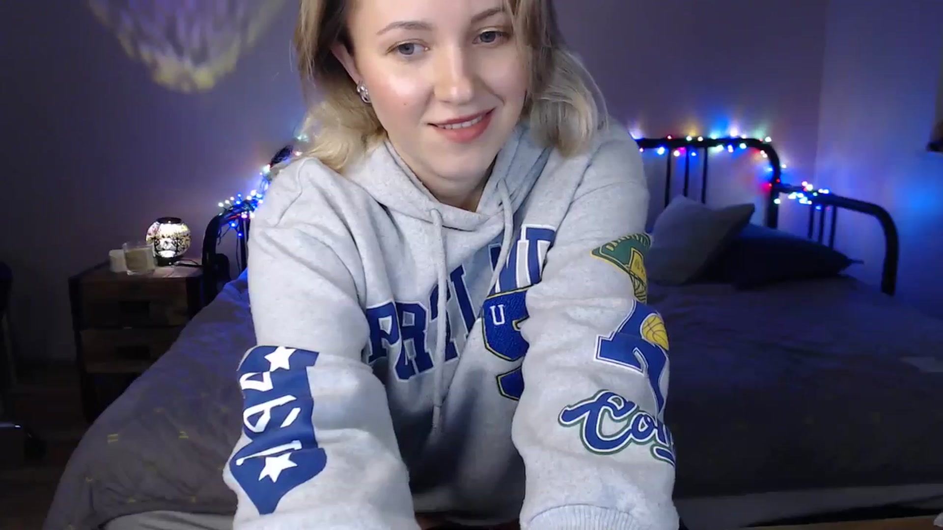 Gallery image thumbnail from Li_lit's myfreecams stream on, 12/09/2023, 24:18 image 8 of 20