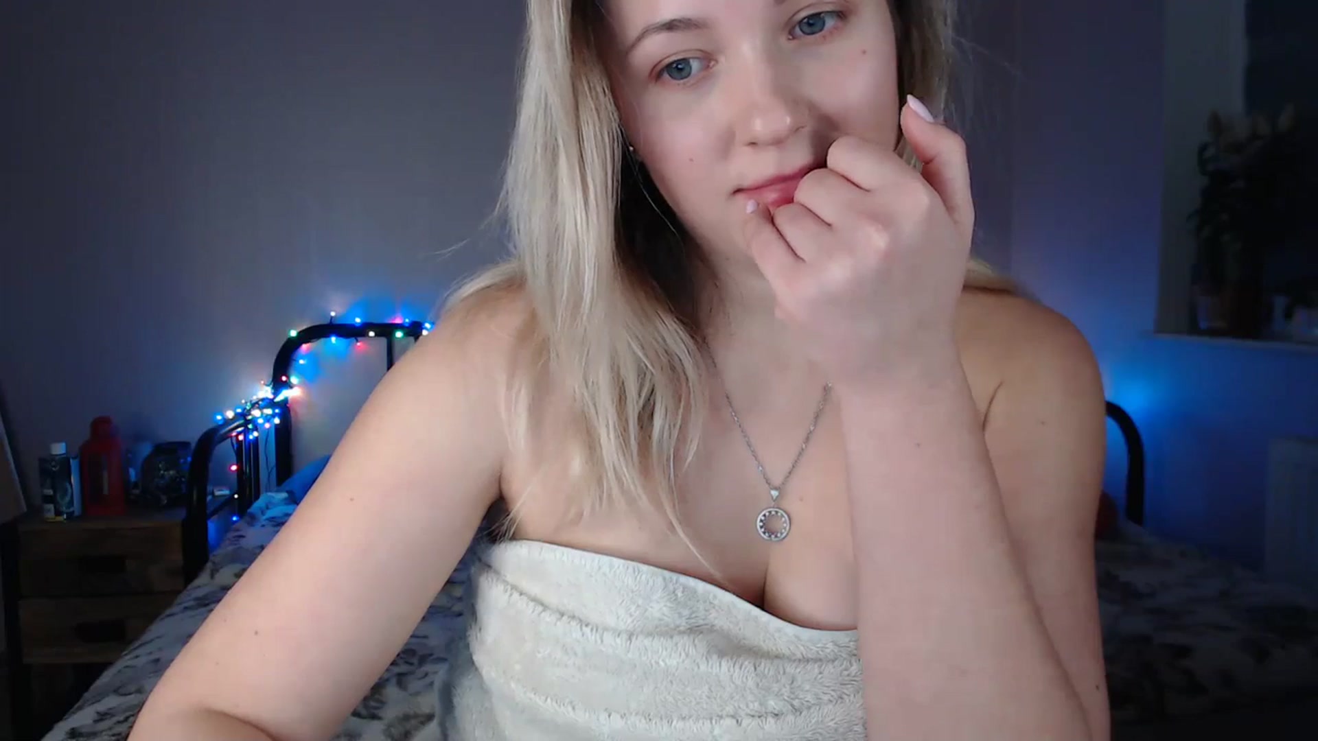Gallery image thumbnail from Li_lit's myfreecams stream on, 01/29/2024, 23:39 image 15 of 20
