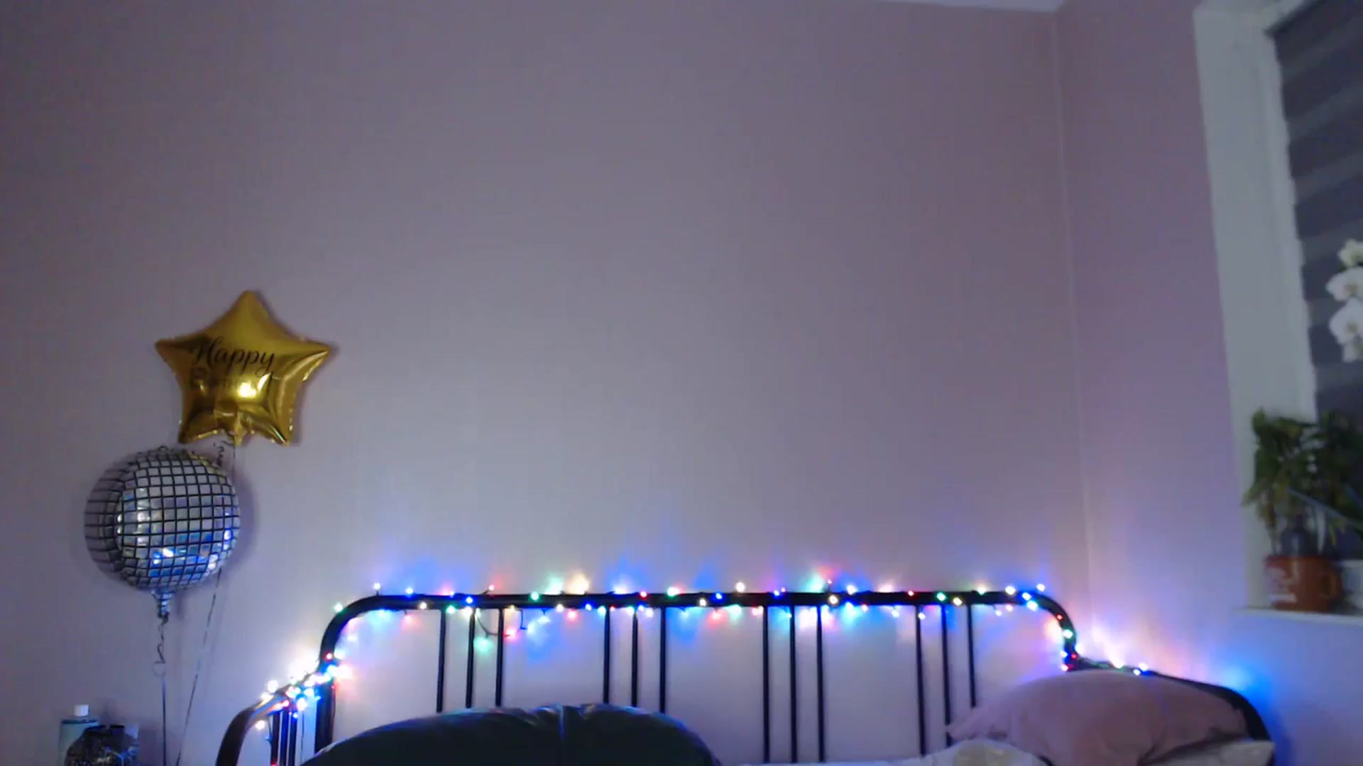 Gallery image thumbnail from Li_lit's myfreecams stream on, 02/11/2024, 16:53 image 13 of 20