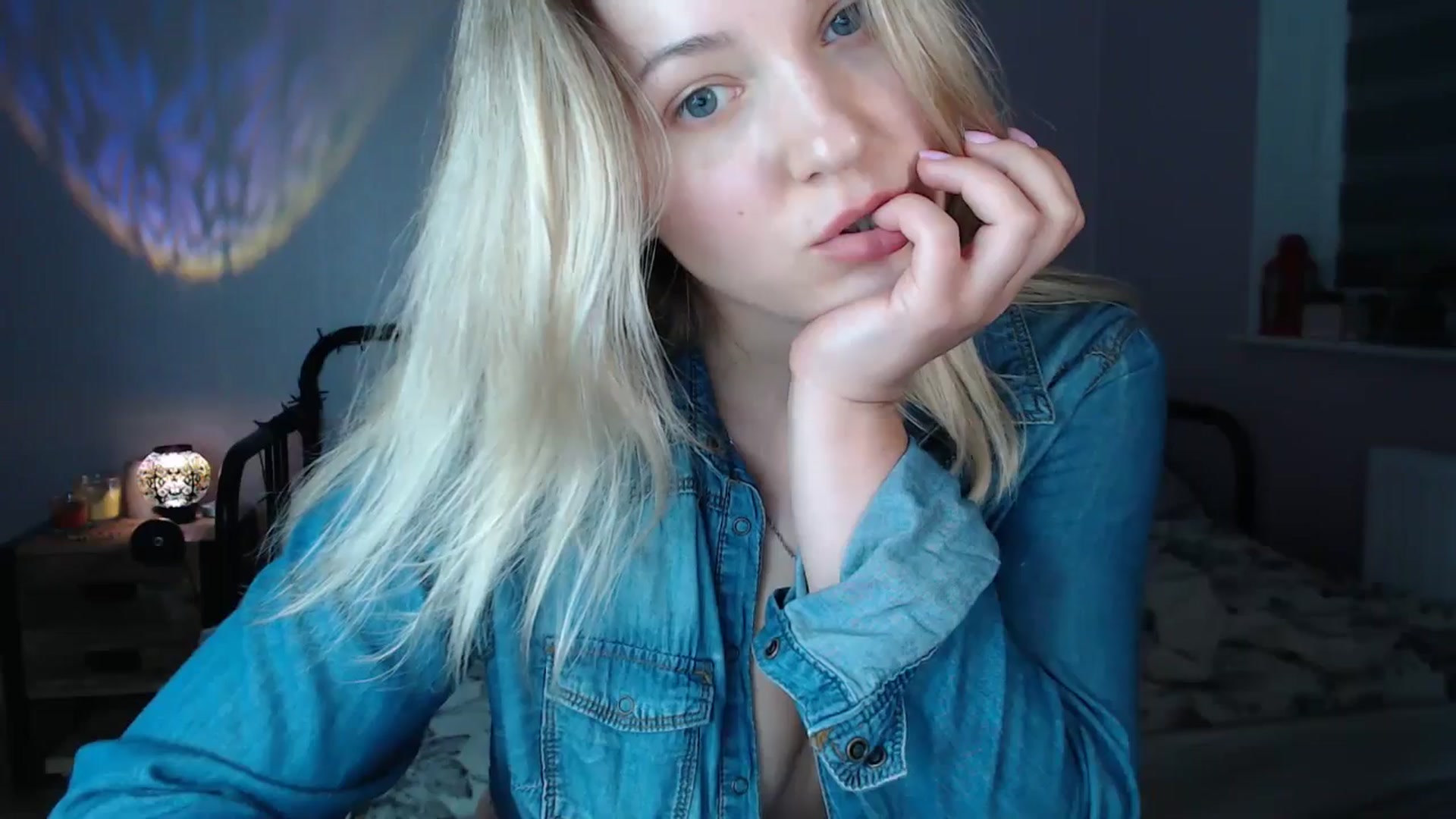 Gallery image thumbnail from Li_lit's myfreecams stream on, 05/20/2024, 22:50 image 17 of 20