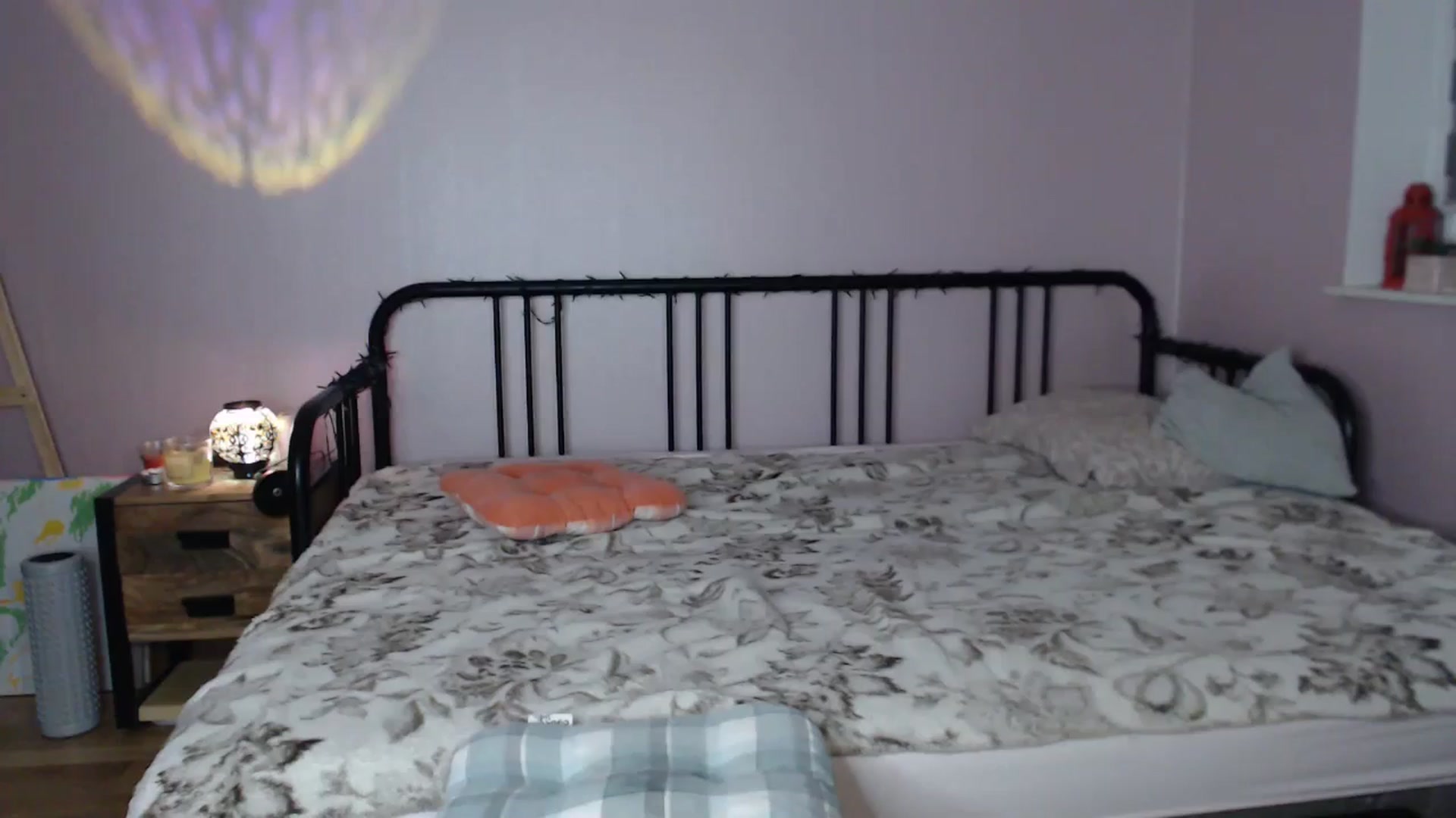 Gallery image thumbnail from Li_lit's myfreecams stream on, 06/03/2024, 21:17 image 10 of 20