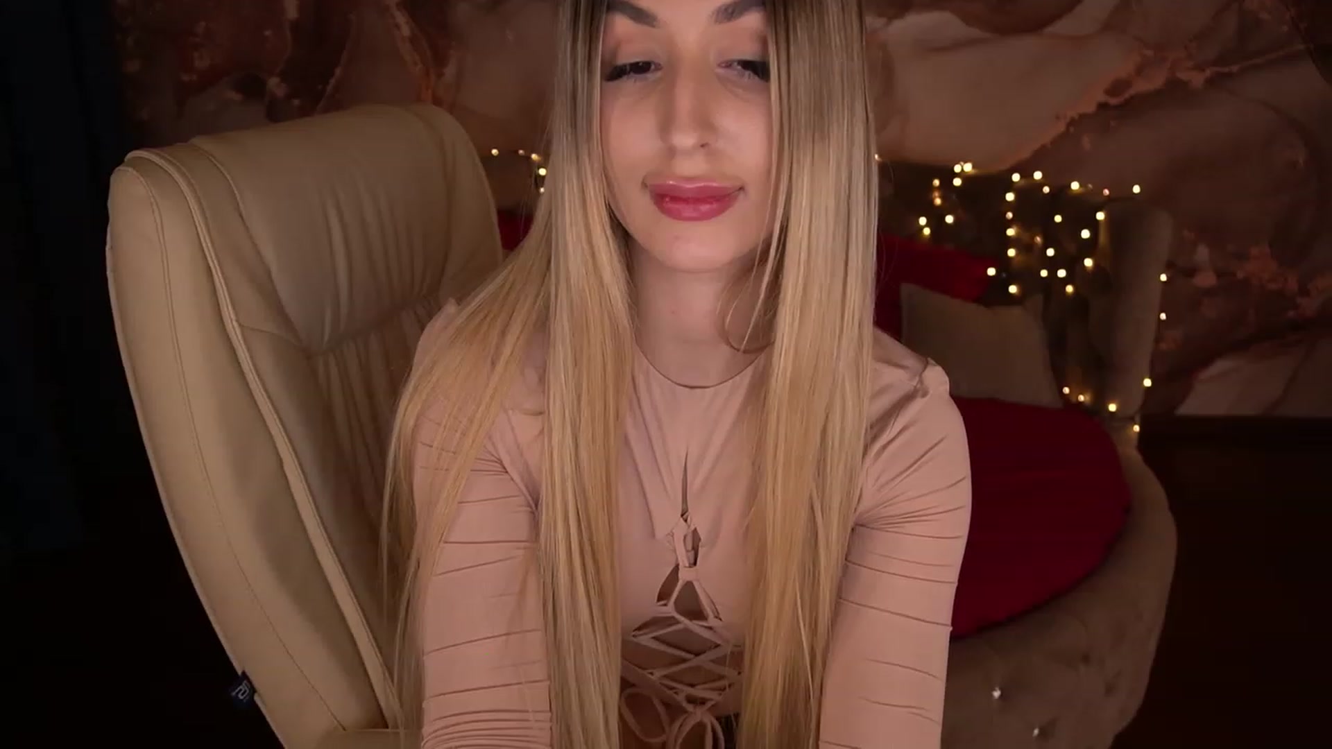 Gallery image thumbnail from LiaBrazzer's myfreecams stream on, 11/27/2022, 15:11 image 11 of 20