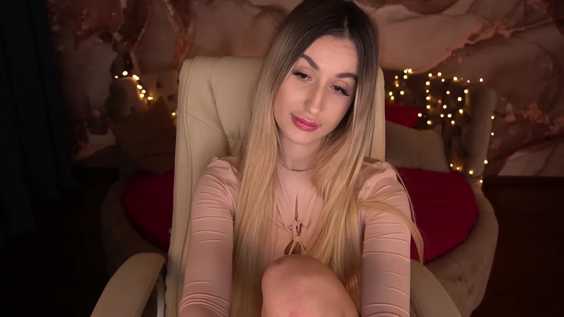 Gallery image thumbnail from LiaBrazzer's myfreecams stream on, 11/27/2022, 15:11 image 1 of 20
