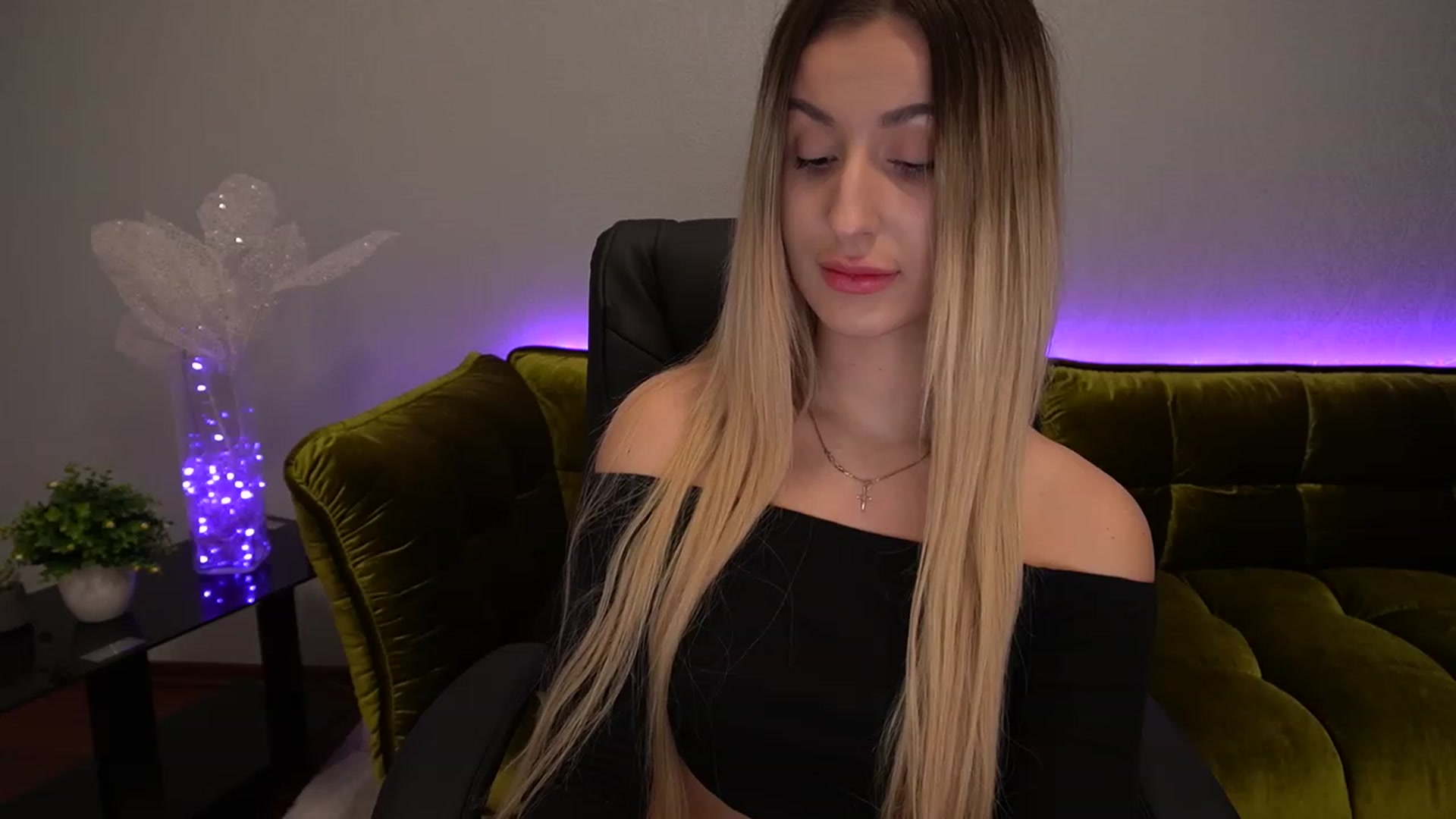 Gallery image thumbnail from LiaBrazzer's myfreecams stream on, 12/01/2022, 12:38 image 20 of 20