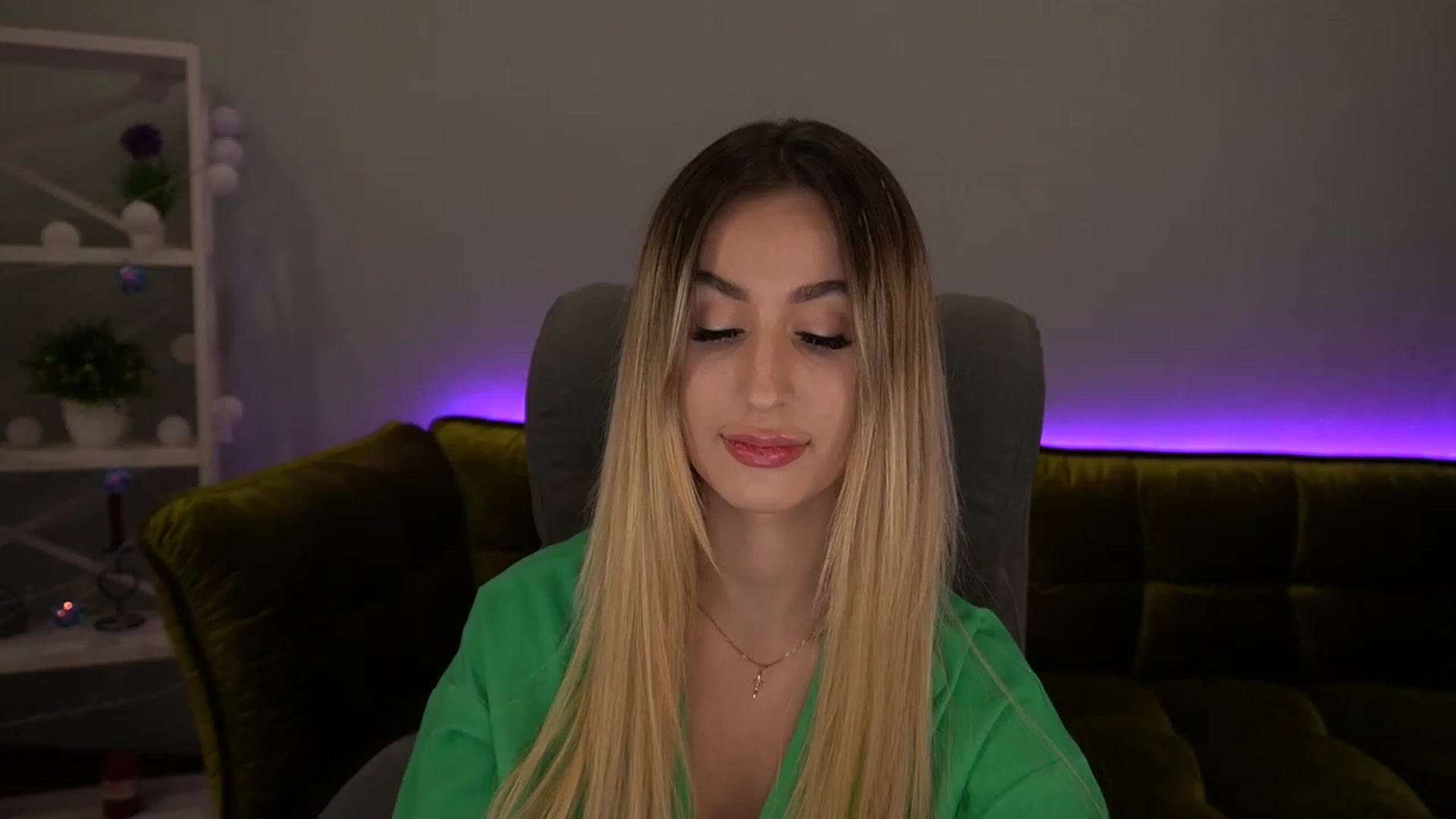 Gallery image thumbnail from LiaBrazzer's myfreecams stream on, 12/03/2022, 17:01 image 20 of 20