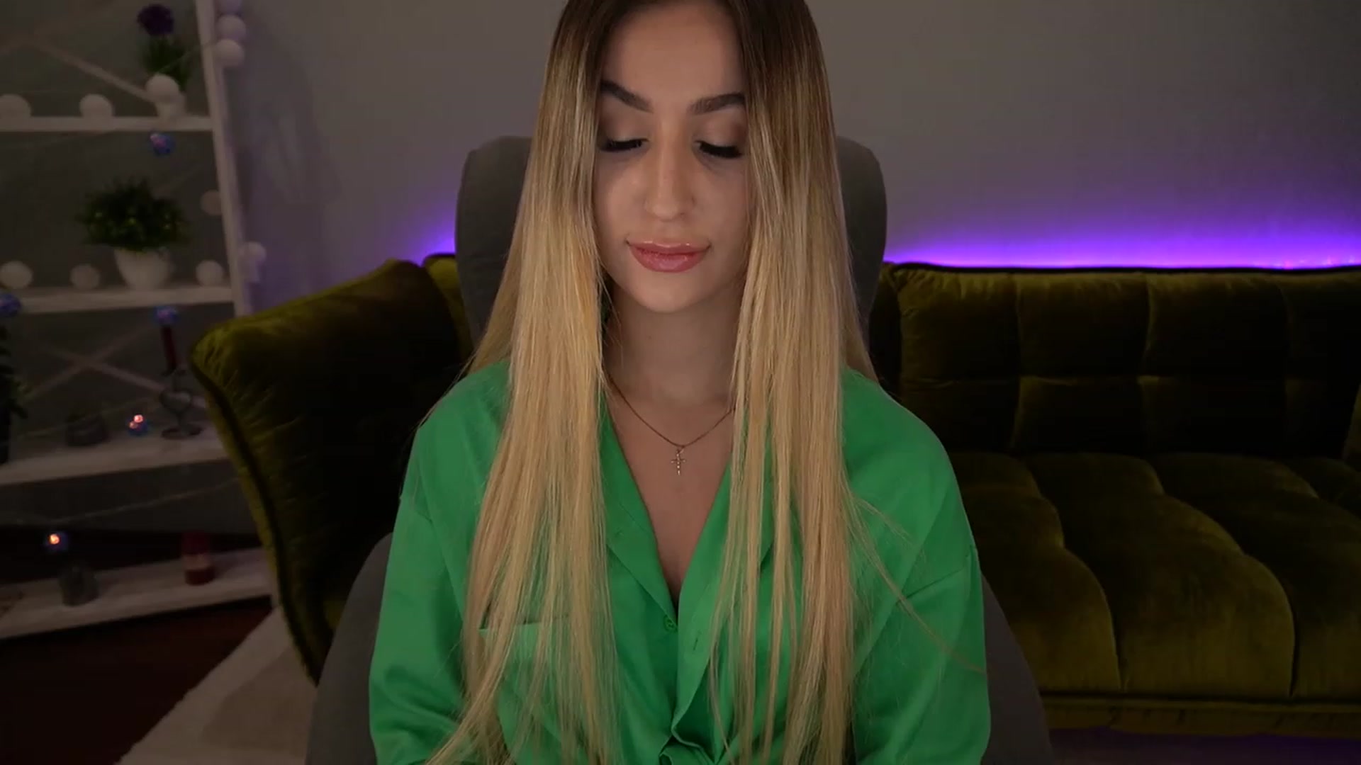 Gallery image thumbnail from LiaBrazzer's myfreecams stream on, 12/03/2022, 17:01 image 1 of 20