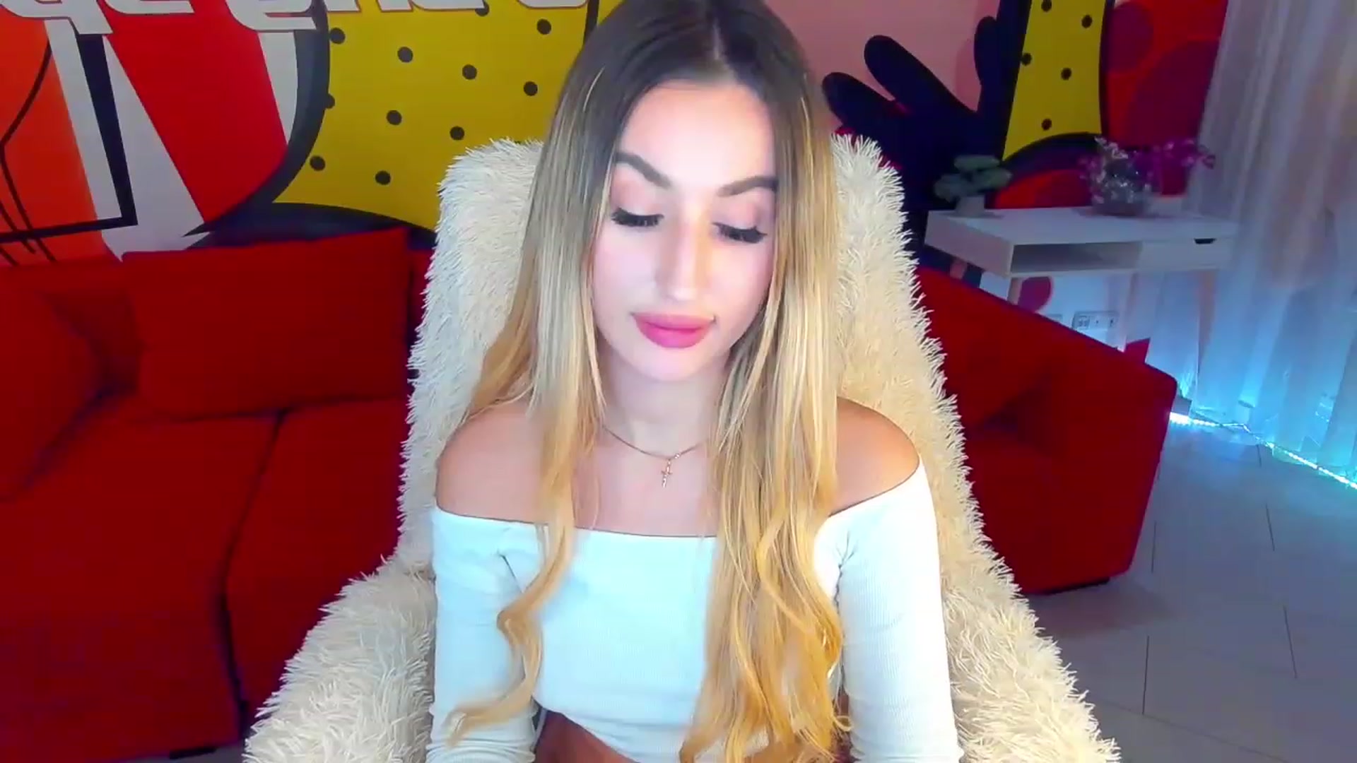 Gallery image thumbnail from LiaBrazzer's myfreecams stream on, 12/04/2022, 19:03 image 5 of 20