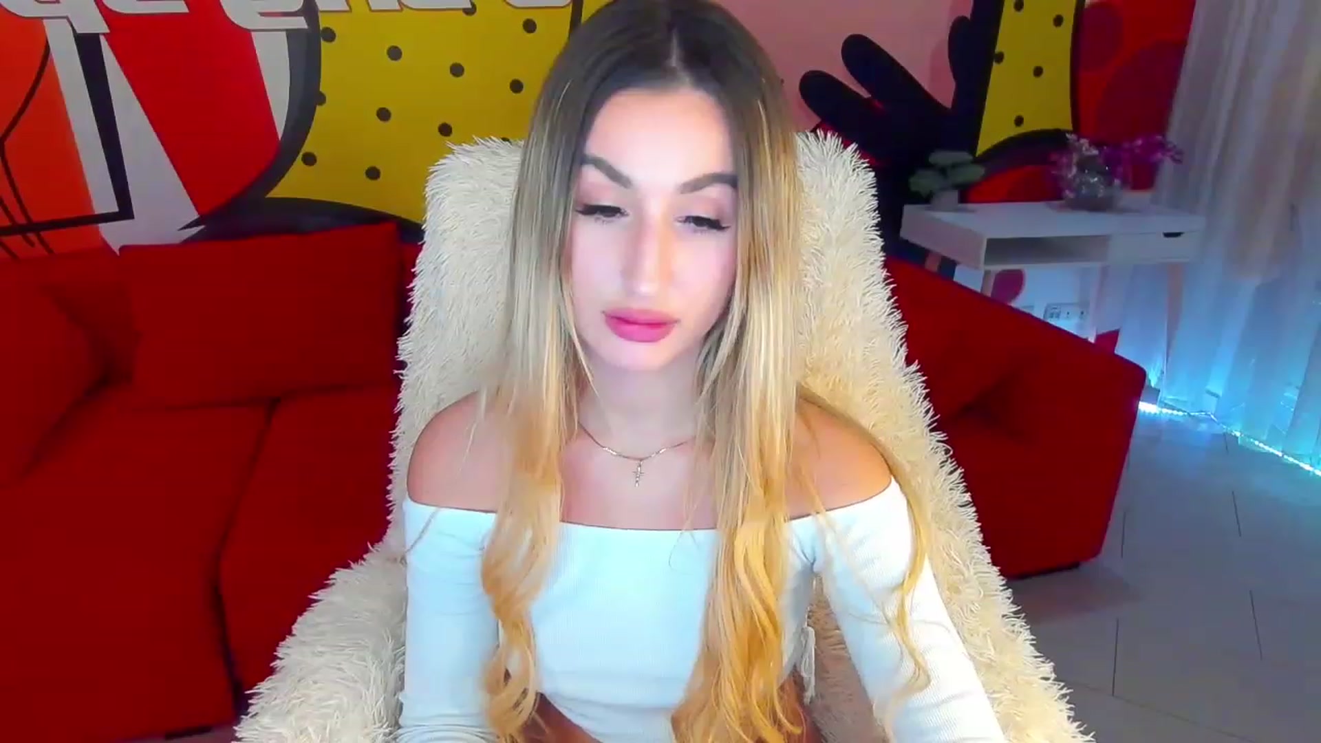 Gallery image thumbnail from LiaBrazzer's myfreecams stream on, 12/04/2022, 19:03 image 3 of 20