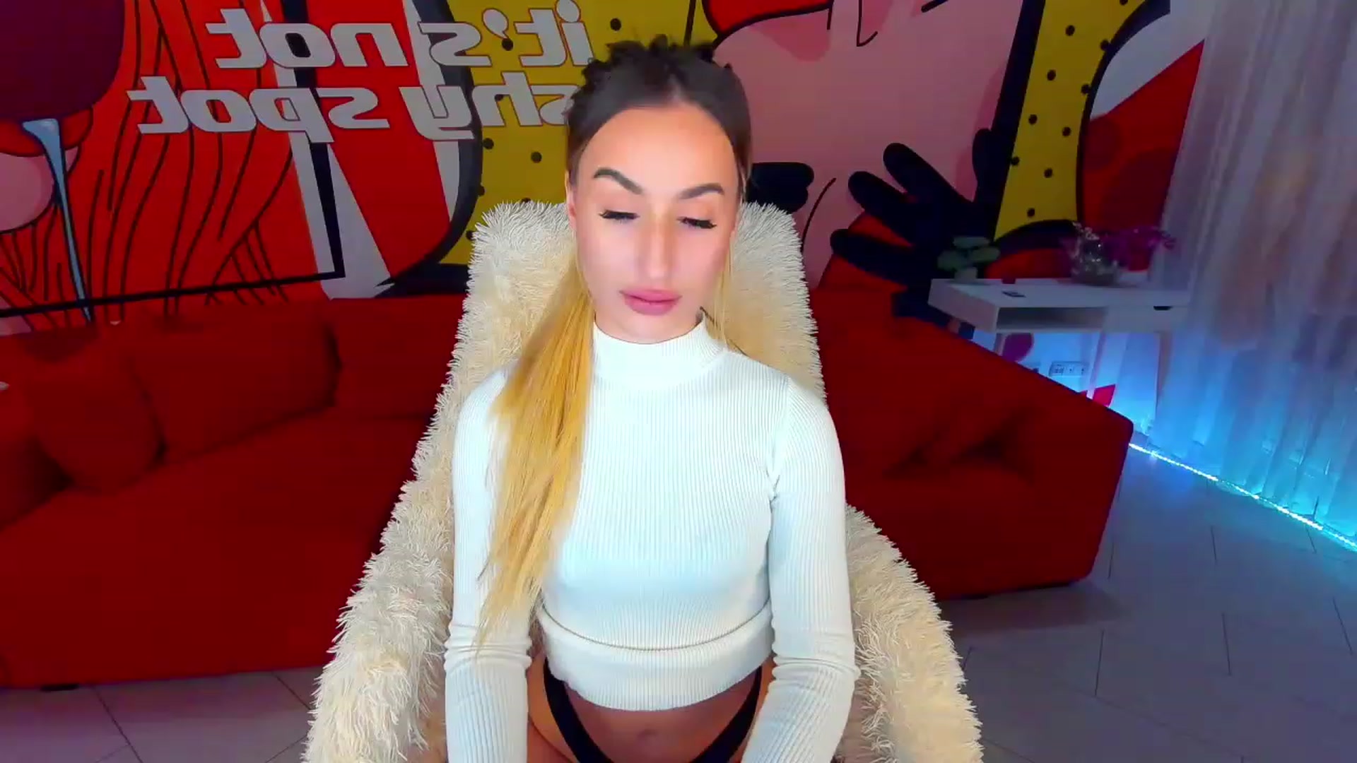 Gallery image thumbnail from LiaBrazzer's myfreecams stream on, 12/05/2022, 17:42 image 4 of 20