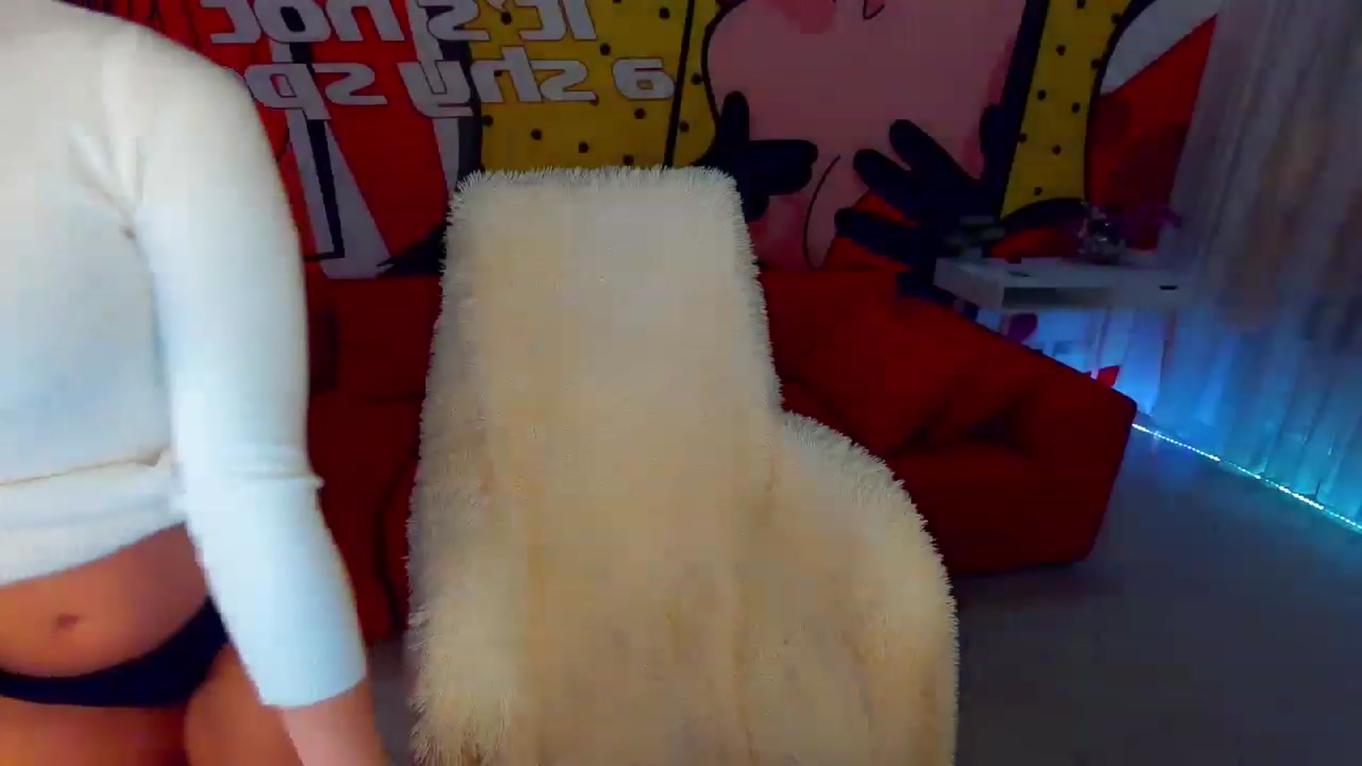 Gallery image thumbnail from LiaBrazzer's myfreecams stream on, 12/05/2022, 17:42 image 9 of 20
