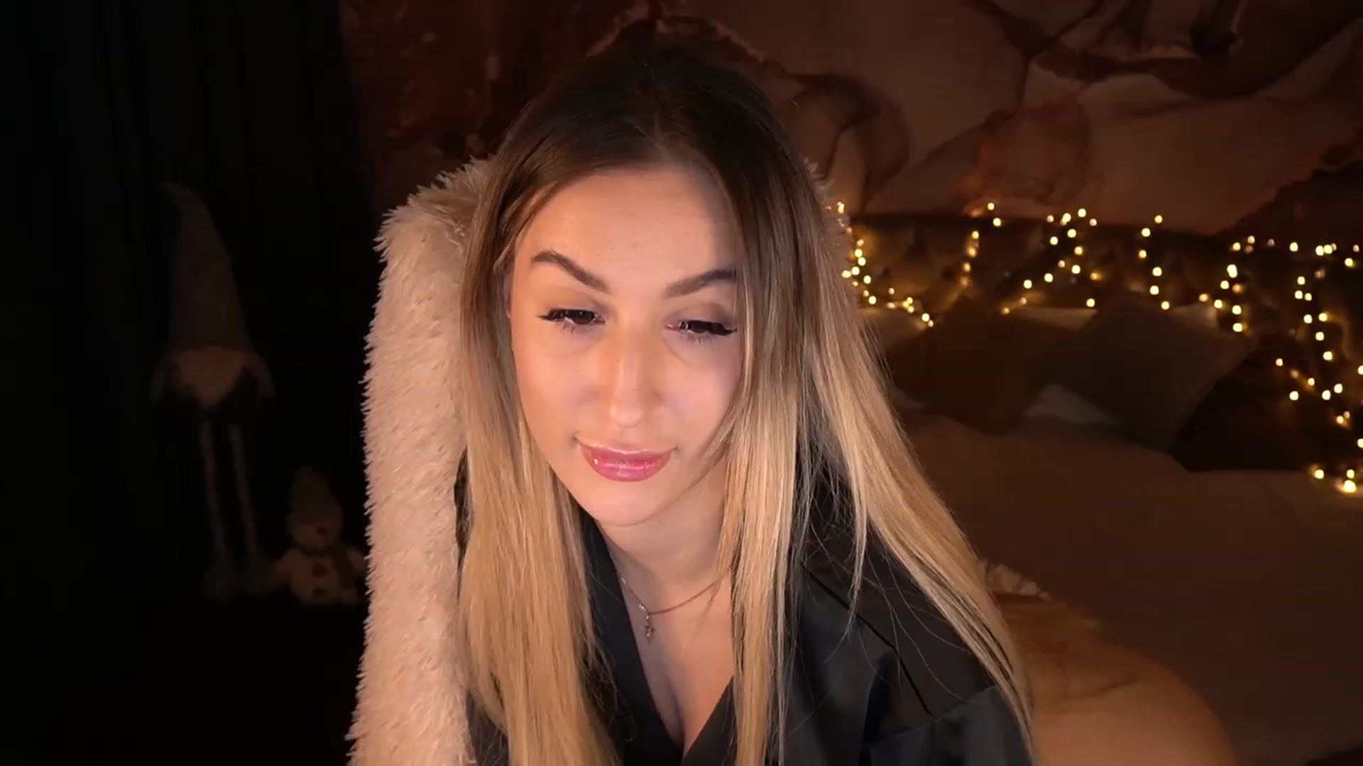 Gallery image thumbnail from LiaBrazzer's myfreecams stream on, 12/07/2022, 18:32 image 18 of 20