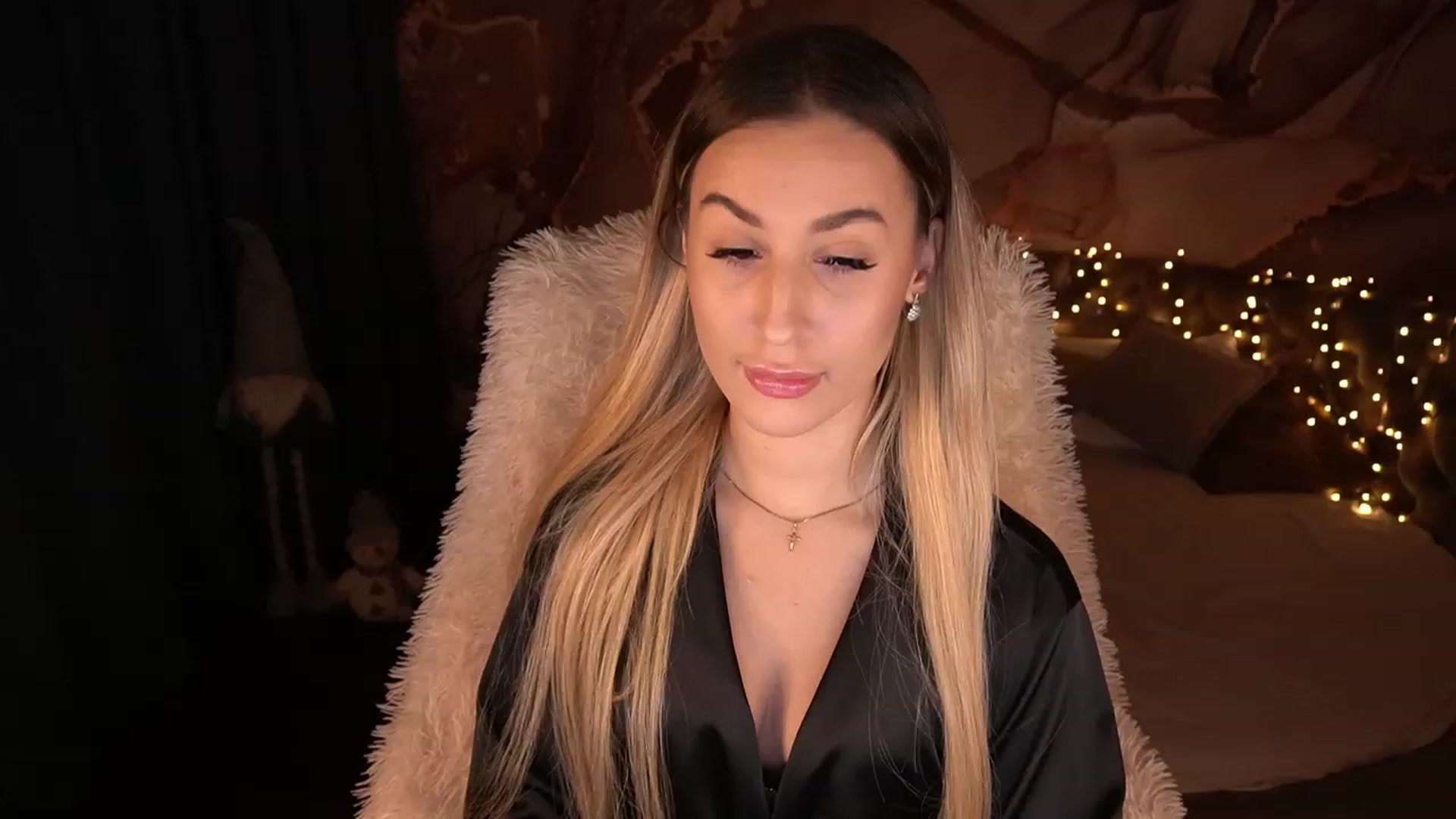 Gallery image thumbnail from LiaBrazzer's myfreecams stream on, 12/07/2022, 18:32 image 11 of 20