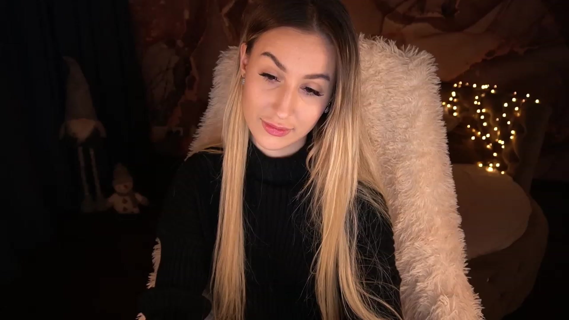 Gallery image thumbnail from LiaBrazzer's myfreecams stream on, 12/07/2022, 19:25 image 15 of 20