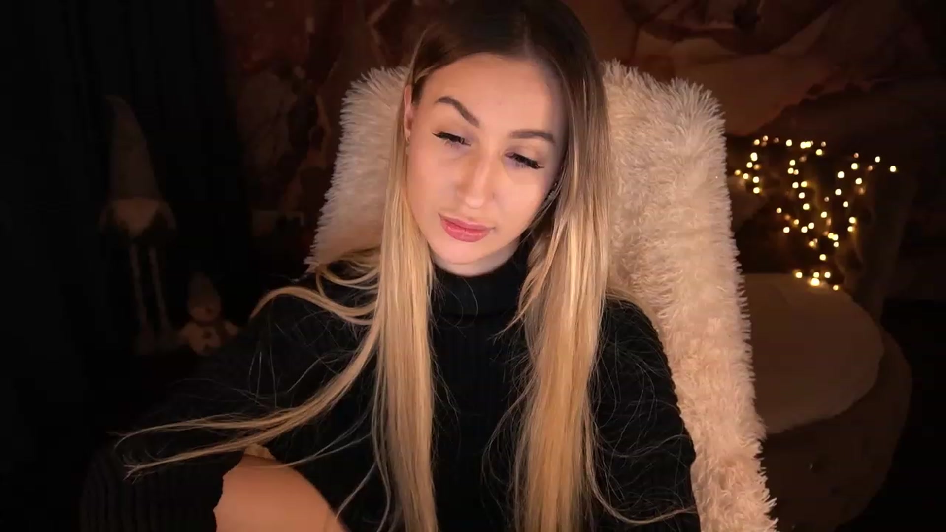 Gallery image thumbnail from LiaBrazzer's myfreecams stream on, 12/07/2022, 19:25 image 3 of 20