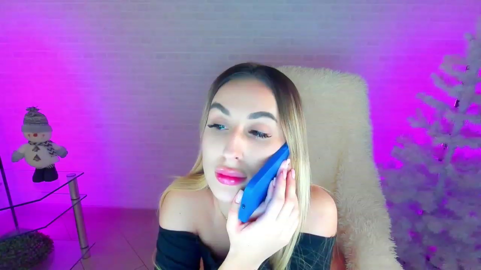 Gallery image thumbnail from LiaBrazzer's myfreecams stream on, 12/10/2022, 13:10 image 2 of 20