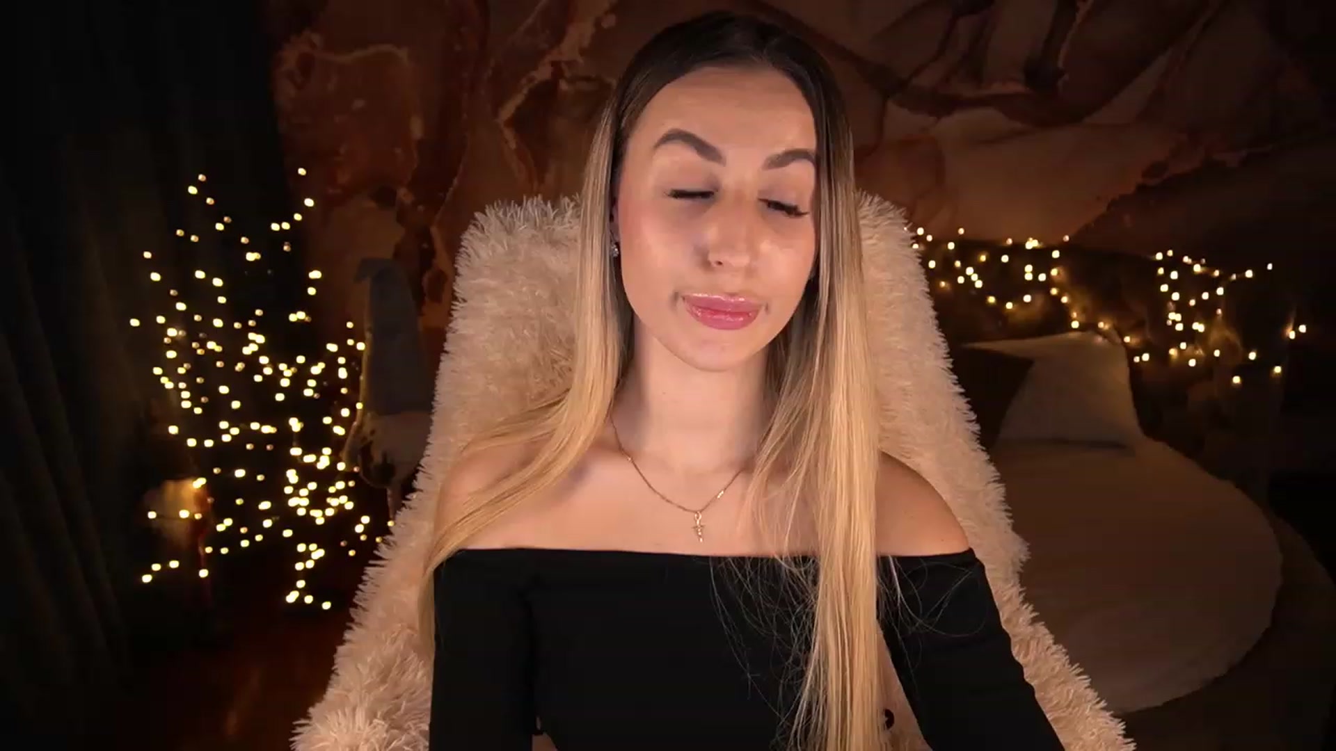 Gallery image thumbnail from LiaBrazzer's myfreecams stream on, 12/10/2022, 15:43 image 14 of 20