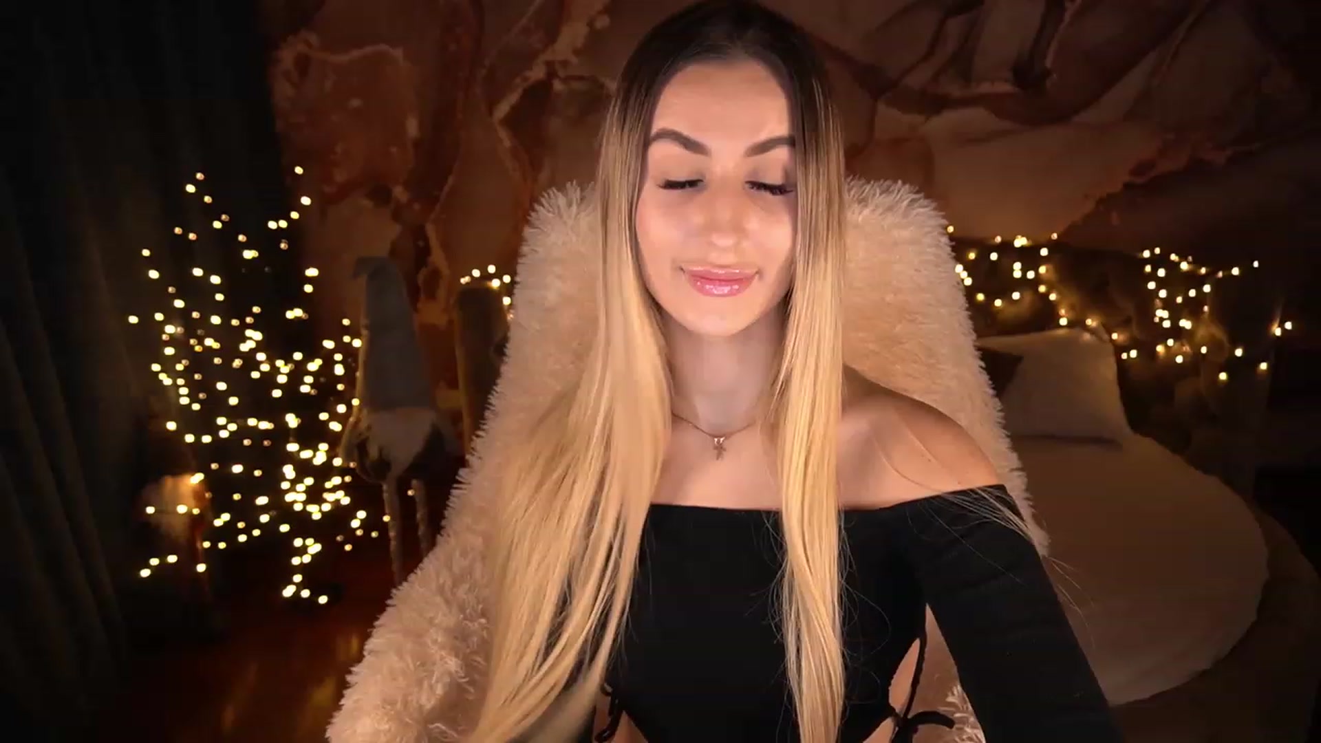 Gallery image thumbnail from LiaBrazzer's myfreecams stream on, 12/10/2022, 15:43 image 6 of 20