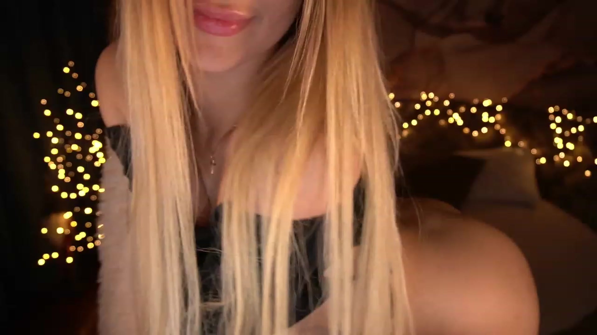 Gallery image thumbnail from LiaBrazzer's myfreecams stream on, 12/10/2022, 18:53 image 9 of 20