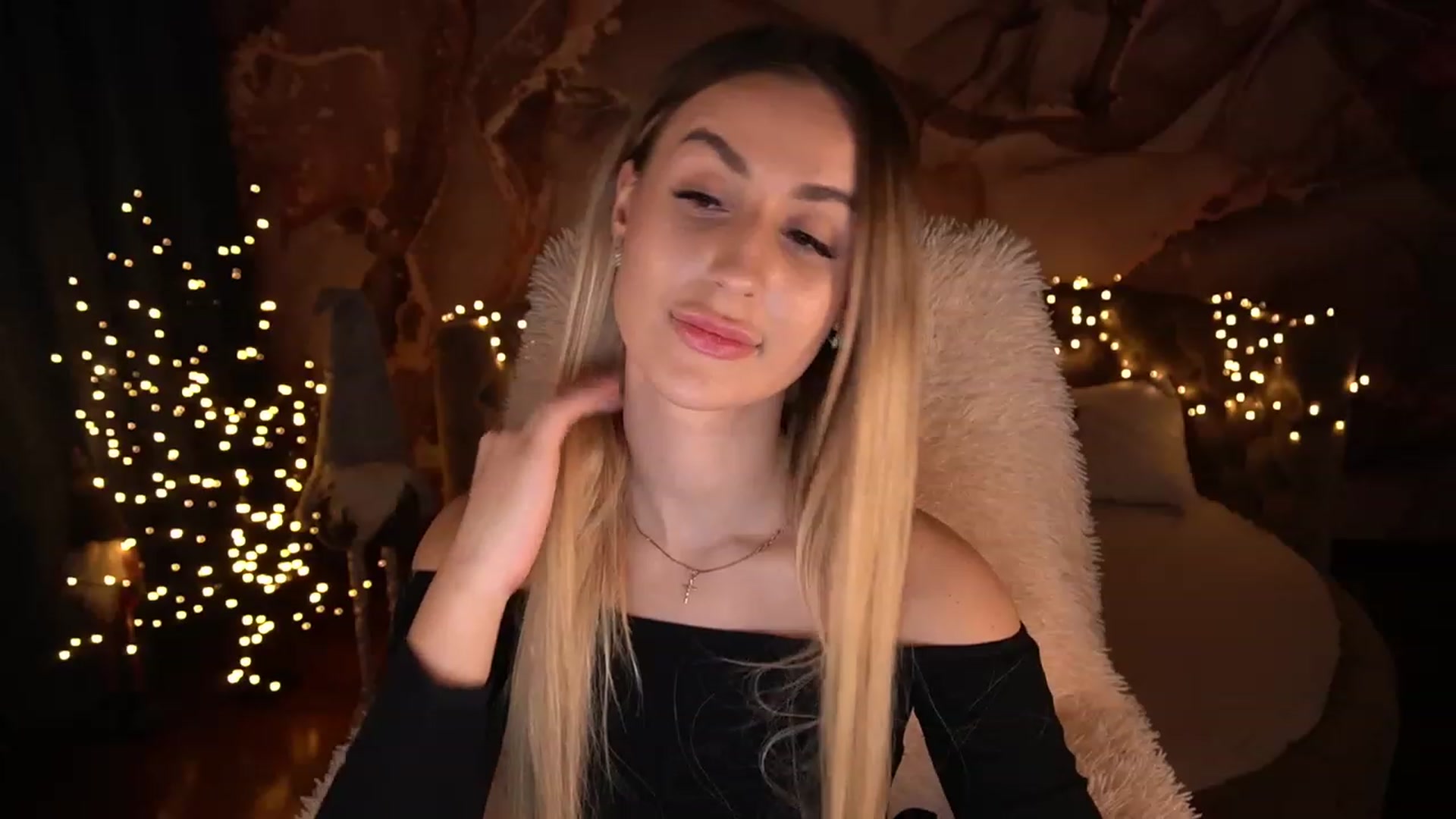 Gallery image thumbnail from LiaBrazzer's myfreecams stream on, 12/10/2022, 18:53 image 17 of 20