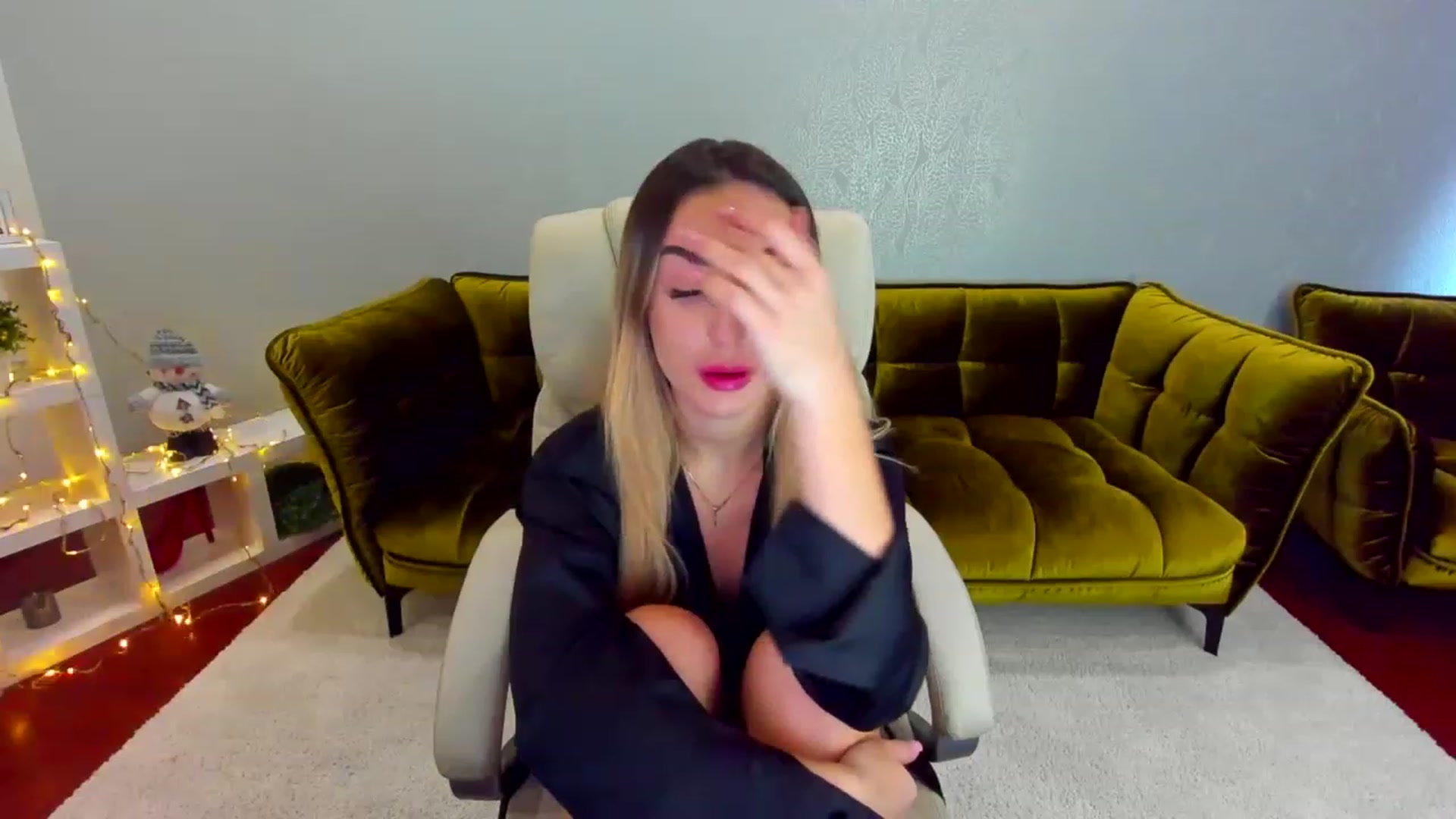 Gallery image thumbnail from LiaBrazzer's myfreecams stream on, 12/17/2022, 10:50 image 19 of 20