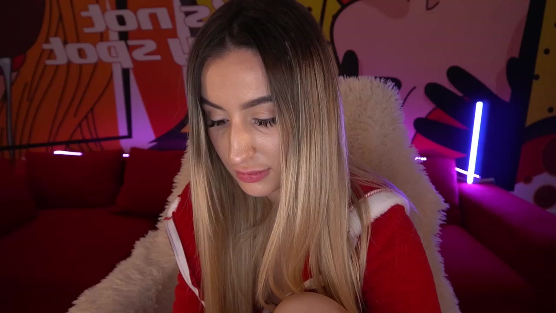 Gallery image thumbnail from LiaBrazzer's myfreecams stream on, 12/18/2022, 16:04 image 16 of 20