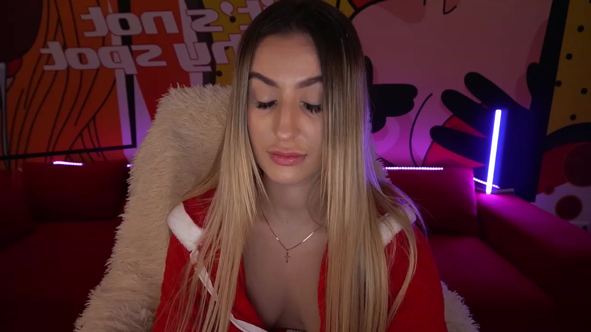 Gallery image thumbnail from LiaBrazzer's myfreecams stream on, 12/18/2022, 16:35 image 4 of 20