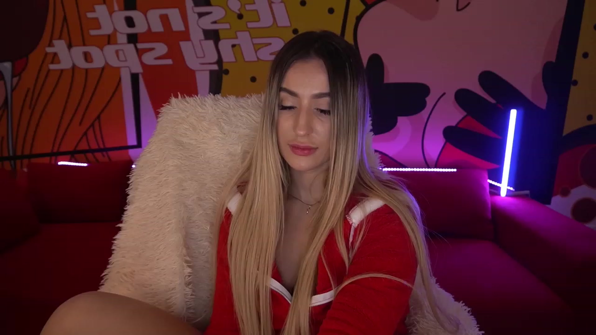 Gallery image thumbnail from LiaBrazzer's myfreecams stream on, 12/18/2022, 16:35 image 1 of 20