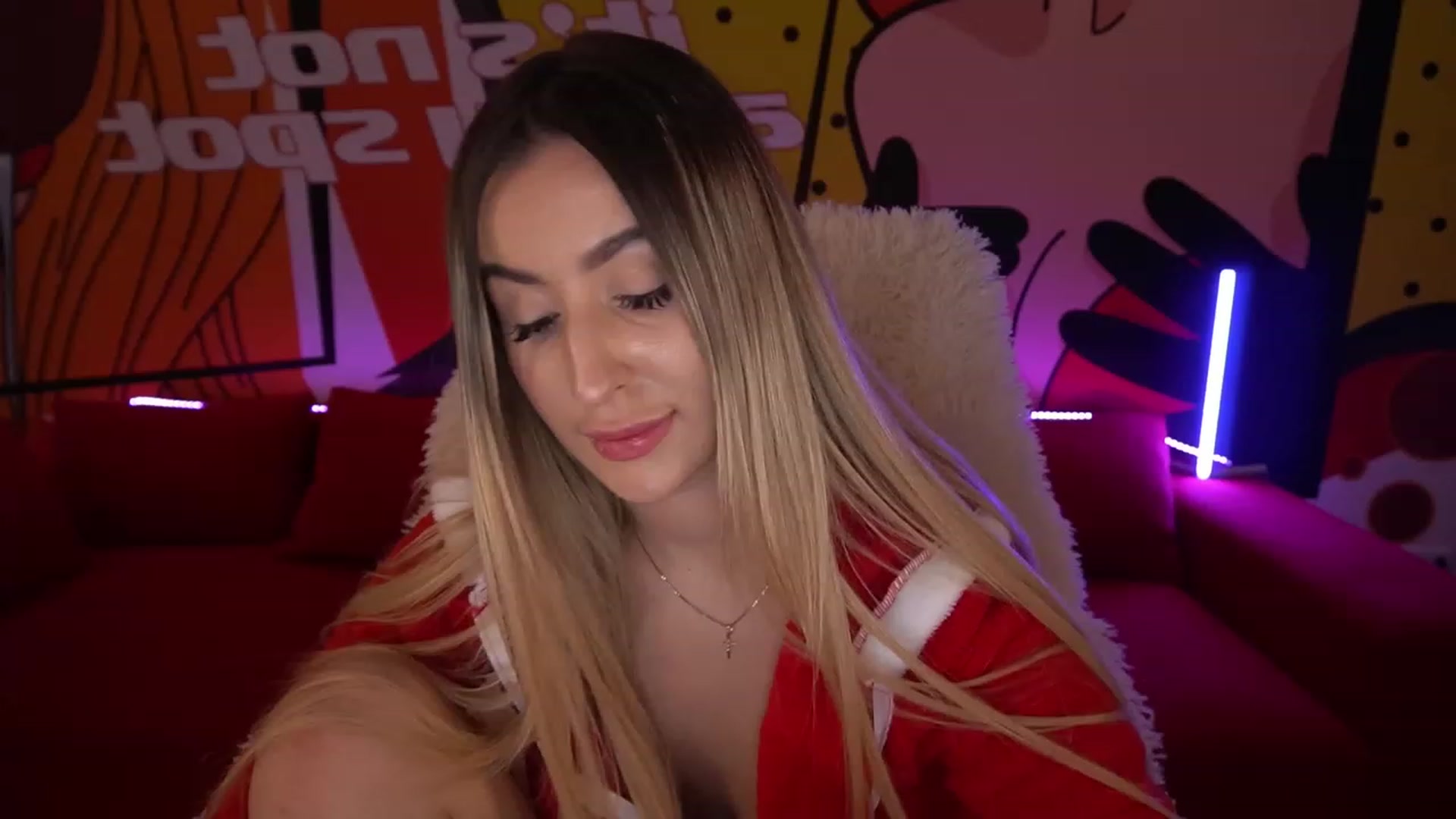 Gallery image thumbnail from LiaBrazzer's myfreecams stream on, 12/18/2022, 16:35 image 9 of 20