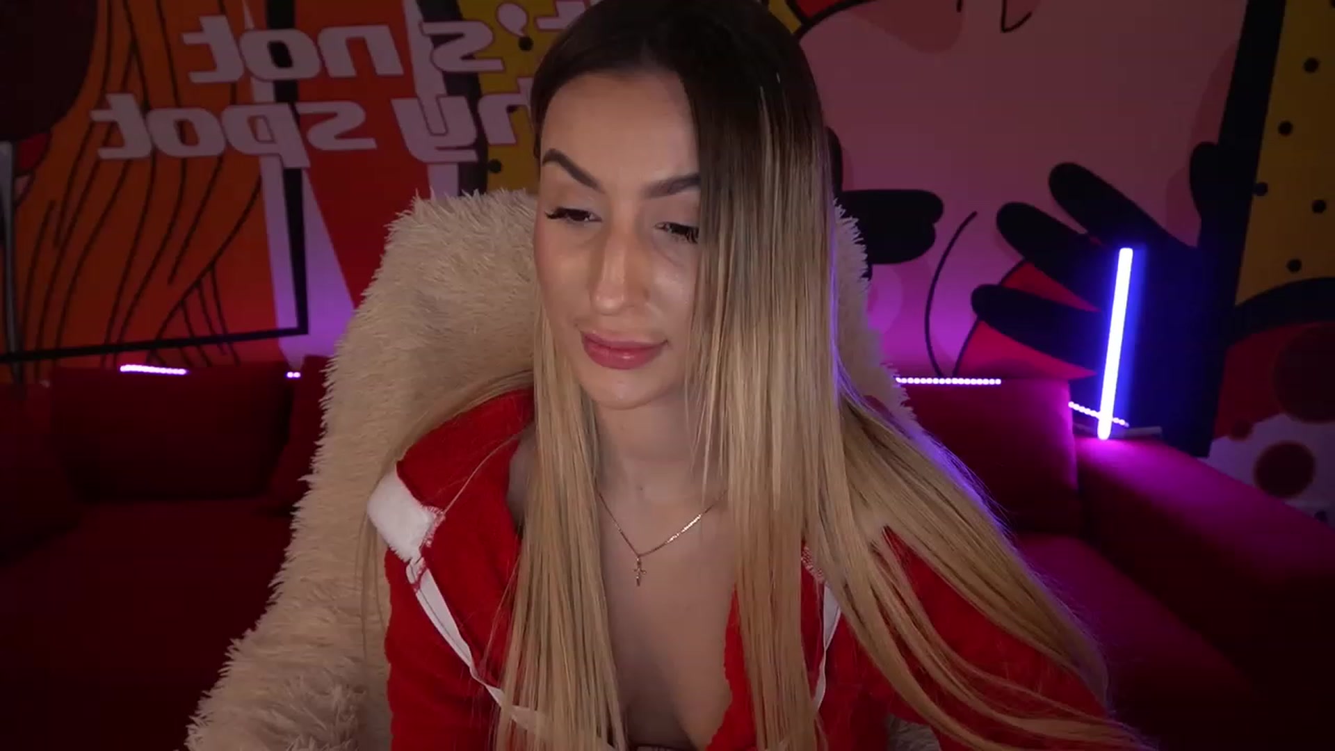 Gallery image thumbnail from LiaBrazzer's myfreecams stream on, 12/18/2022, 16:35 image 3 of 20