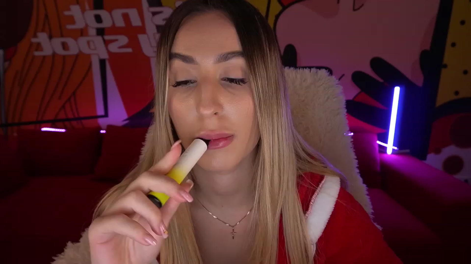 Gallery image thumbnail from LiaBrazzer's myfreecams stream on, 12/18/2022, 16:35 image 11 of 20