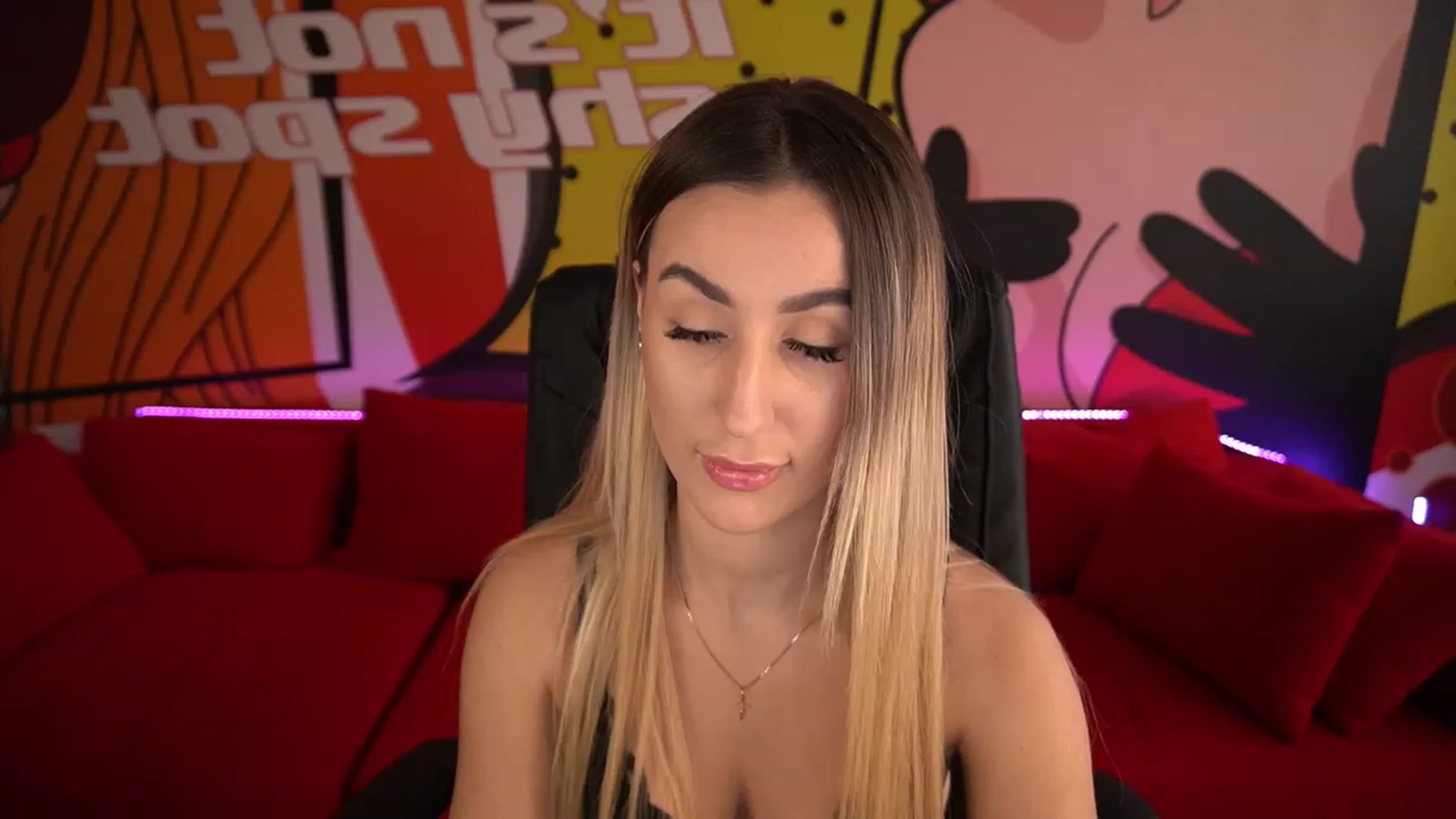 Gallery image thumbnail from LiaBrazzer's myfreecams stream on, 12/22/2022, 11:46 image 3 of 20