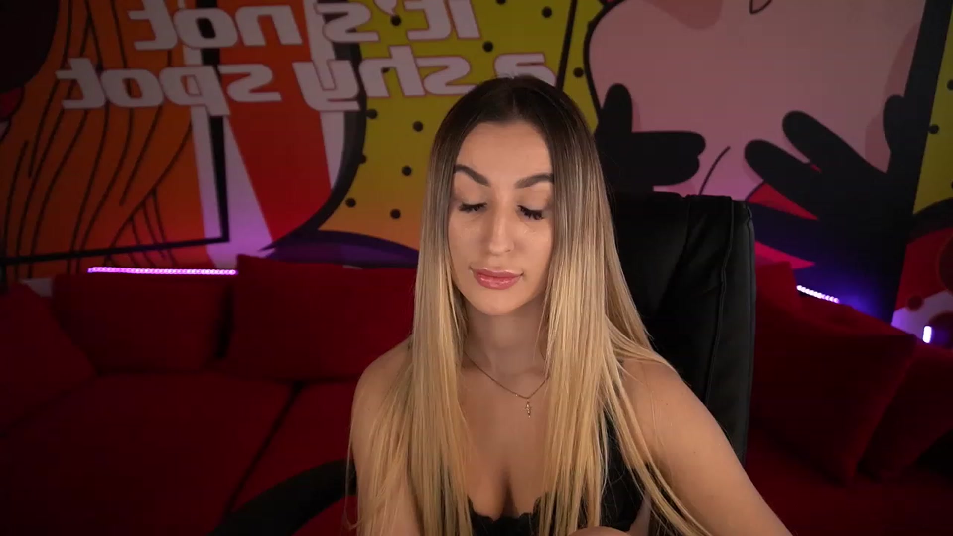 Gallery image thumbnail from LiaBrazzer's myfreecams stream on, 12/22/2022, 11:46 image 15 of 20