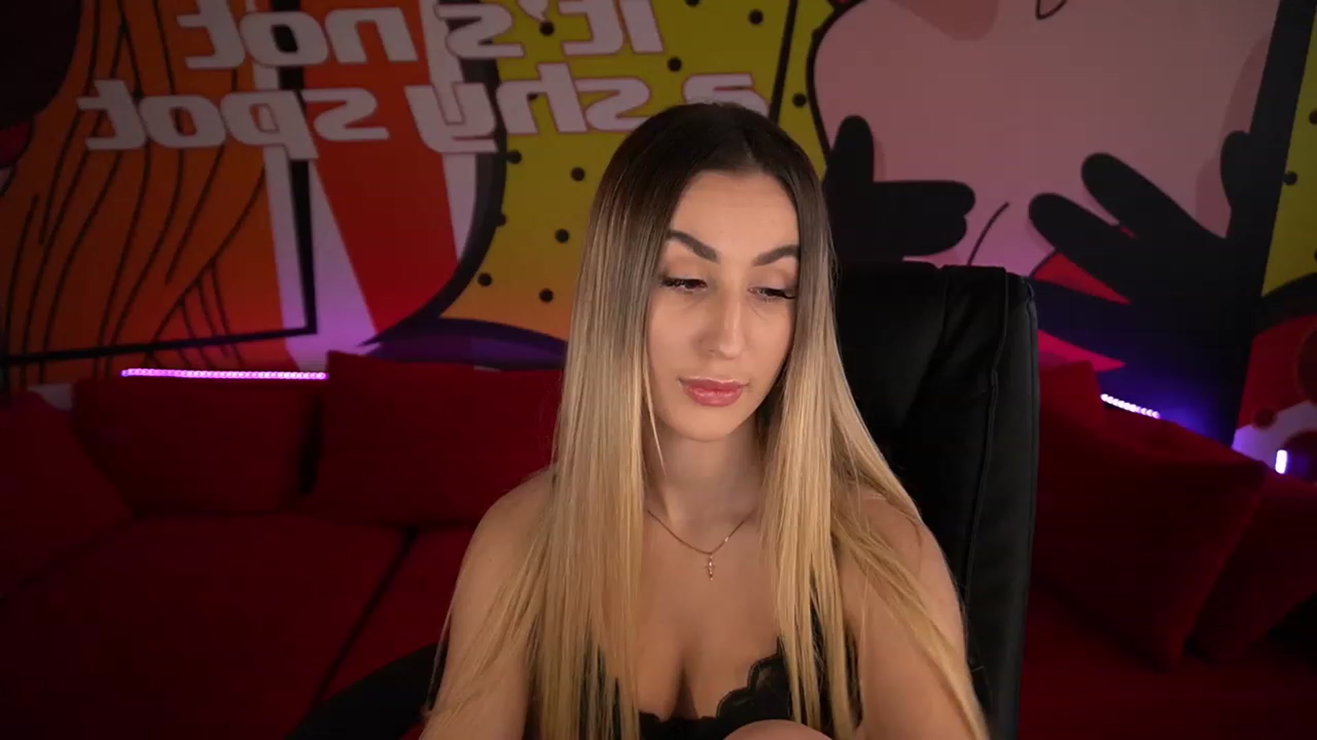 Gallery image thumbnail from LiaBrazzer's myfreecams stream on, 12/22/2022, 11:46 image 16 of 20