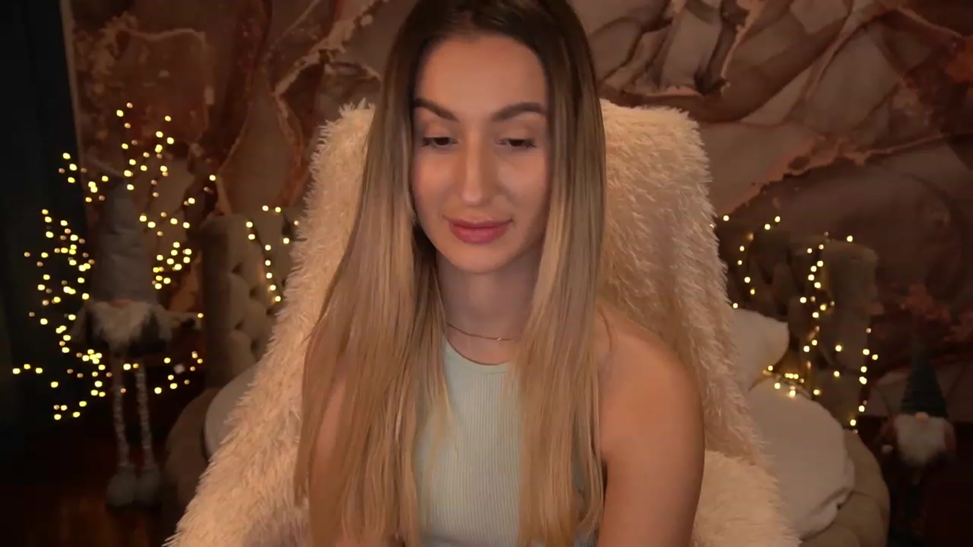 Gallery image thumbnail from LiaBrazzer's myfreecams stream on, 12/25/2022, 15:03 image 20 of 20