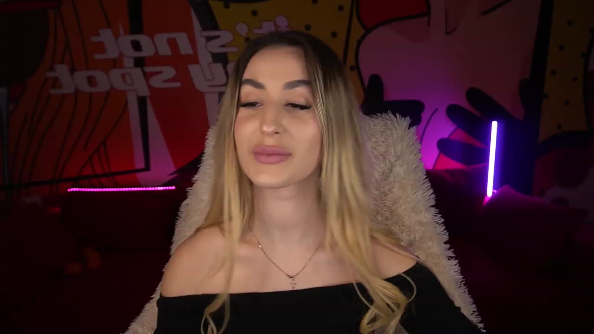 Gallery image thumbnail from LiaBrazzer's myfreecams stream on, 12/28/2022, 16:52 image 7 of 20